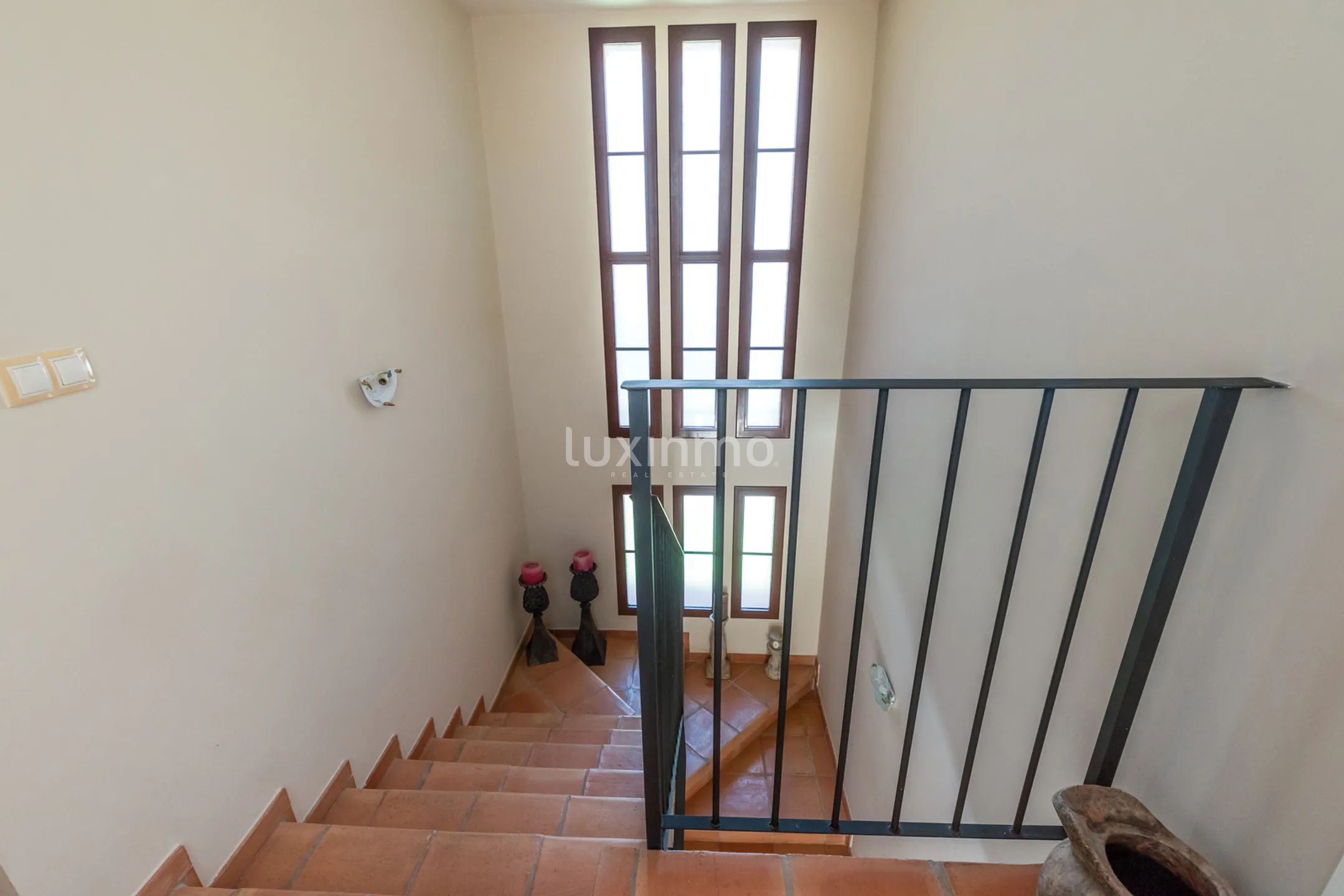 Потрясающая отремонтированная вилла с 4 спальнями в Сьерра-Кортина — photo 16