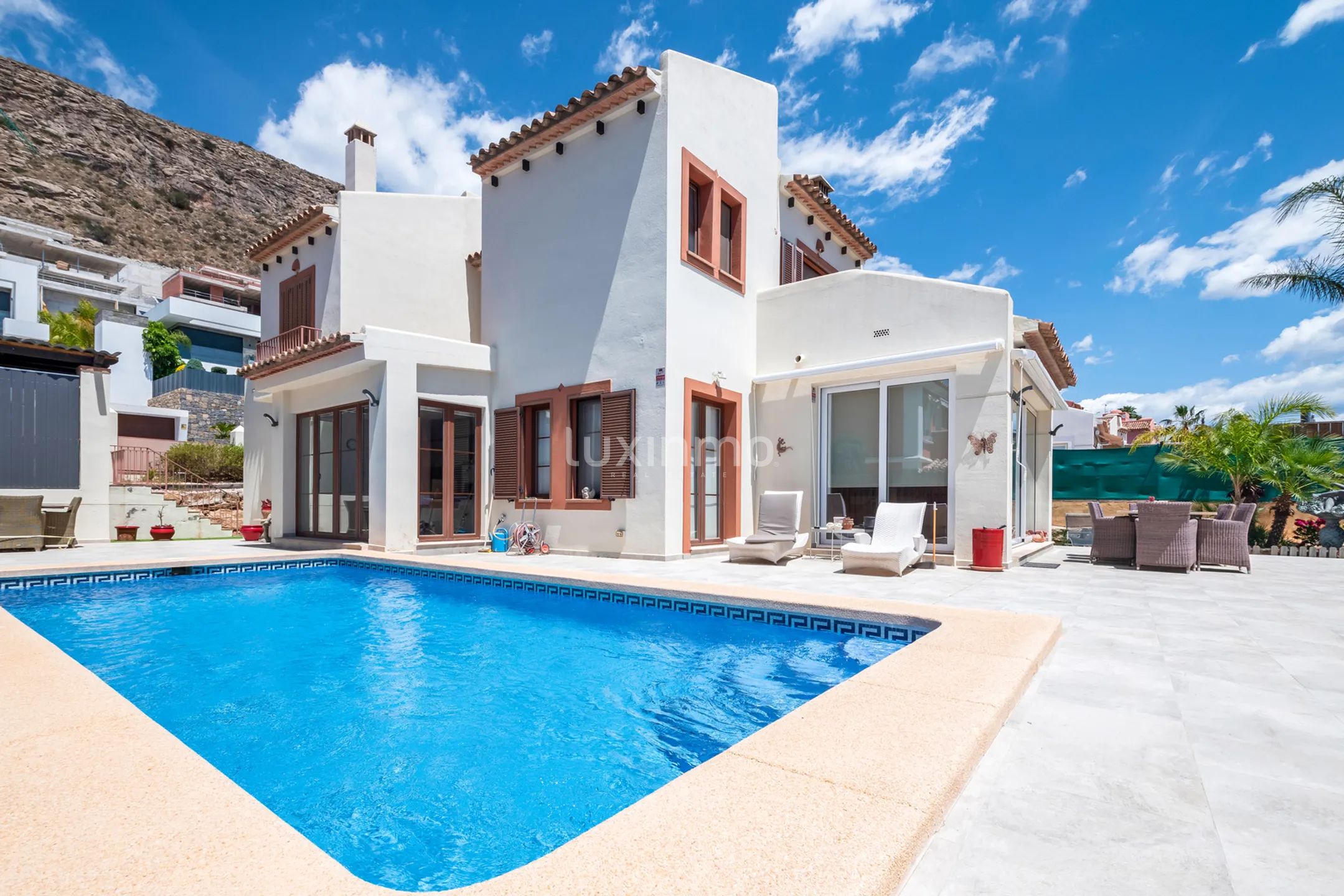 Prachtige gerenoveerde villa met 4 slaapkamers in Sierra Cortina — photo 1