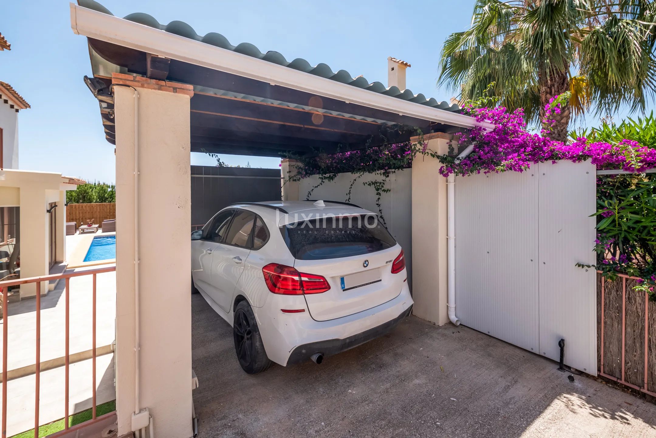 Потрясающая отремонтированная вилла с 4 спальнями в Сьерра-Кортина — photo 23