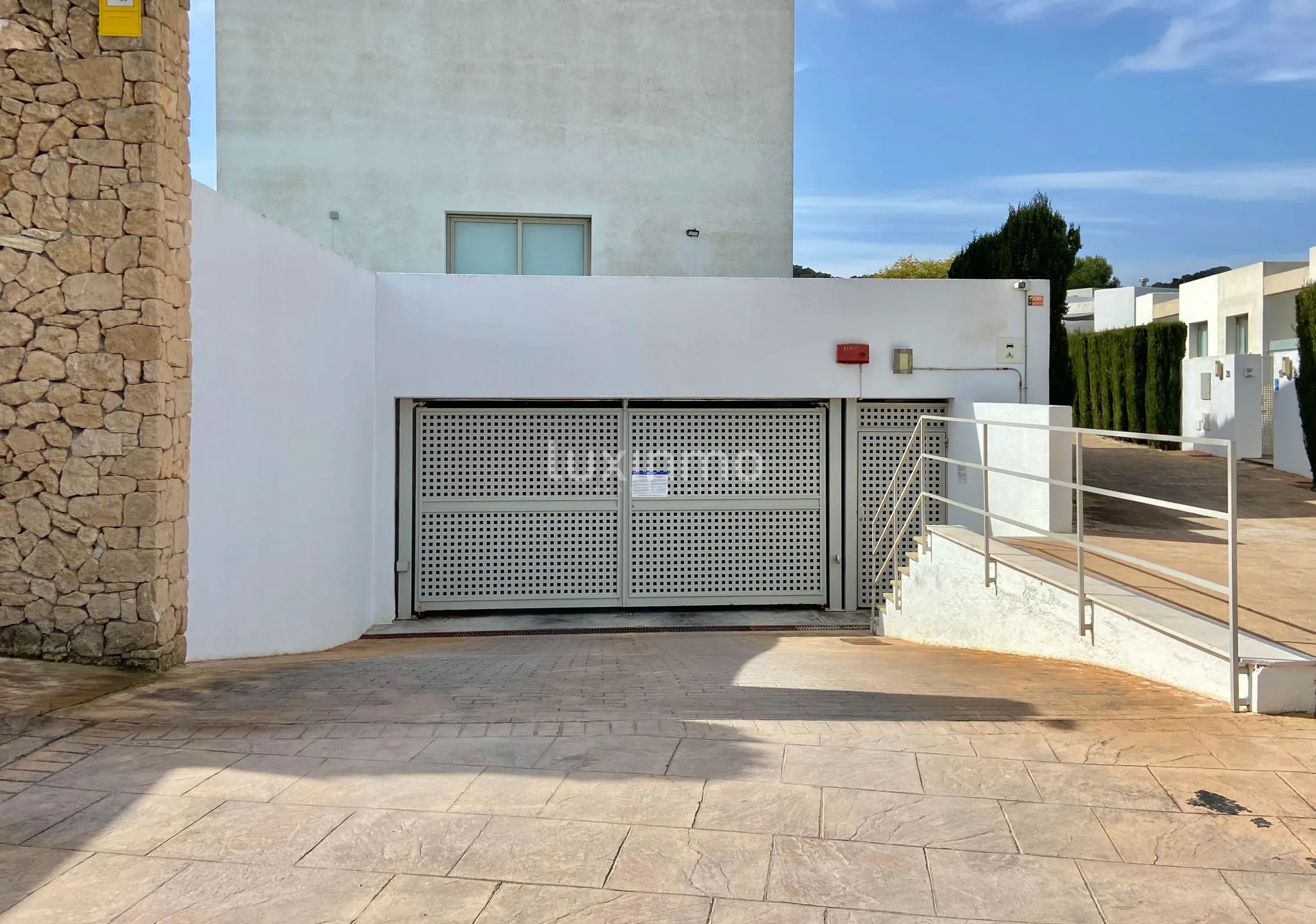 Atemberaubendes modernes 3-Schlafzimmer-Stadthaus mit privatem Pool und Golfblick in Roca Llisa — photo 27