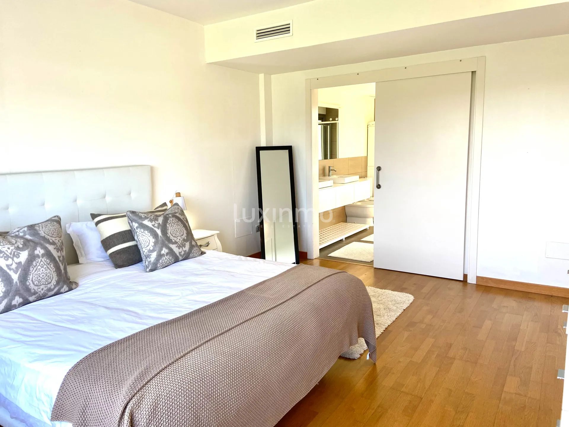 Atemberaubendes modernes 3-Schlafzimmer-Stadthaus mit privatem Pool und Golfblick in Roca Llisa — photo 14