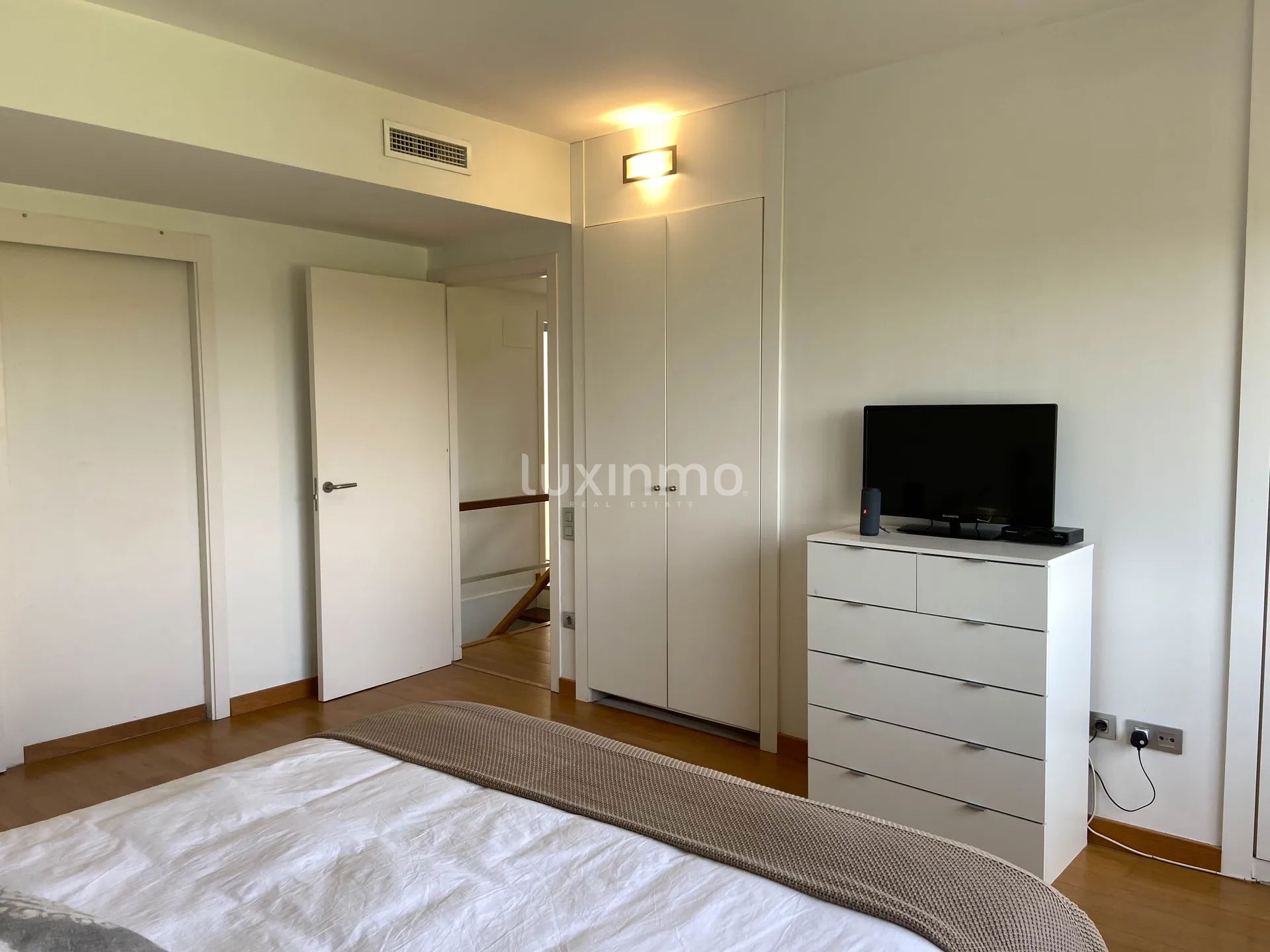 Atemberaubendes modernes 3-Schlafzimmer-Stadthaus mit privatem Pool und Golfblick in Roca Llisa — photo 16