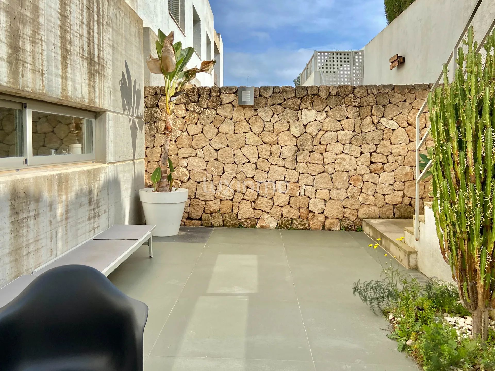 Atemberaubendes modernes 3-Schlafzimmer-Stadthaus mit privatem Pool und Golfblick in Roca Llisa — photo 26