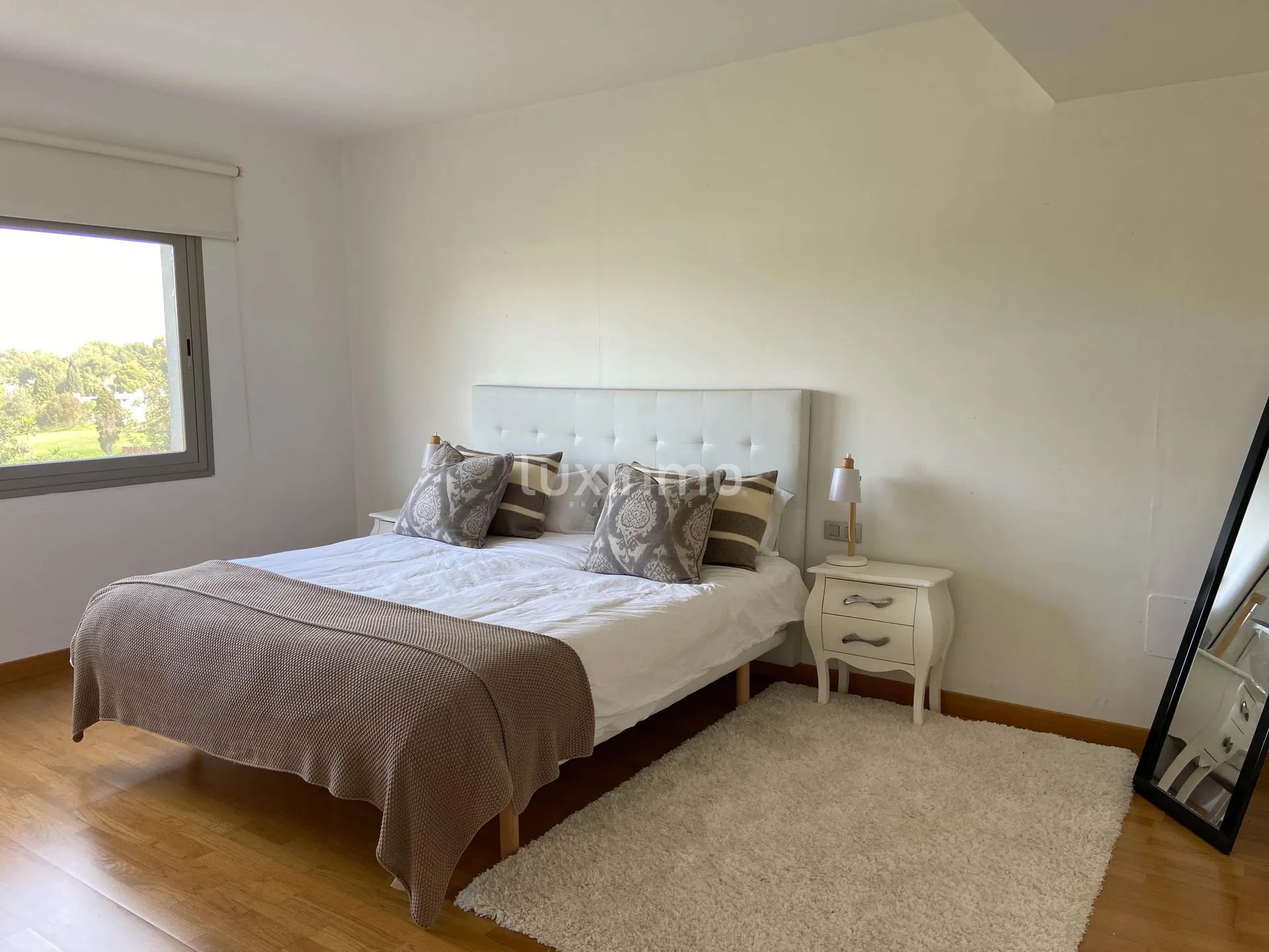 Atemberaubendes modernes 3-Schlafzimmer-Stadthaus mit privatem Pool und Golfblick in Roca Llisa — photo 15