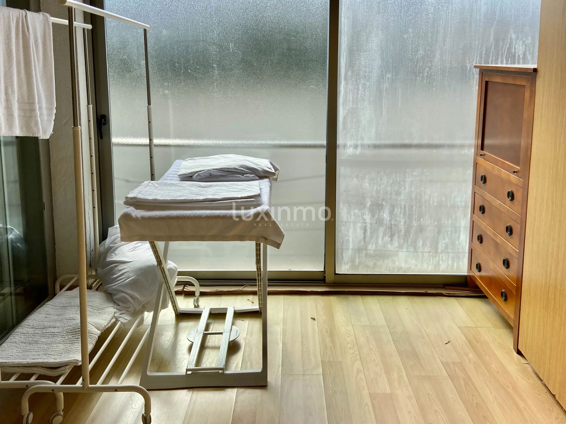 Atemberaubendes modernes 3-Schlafzimmer-Stadthaus mit privatem Pool und Golfblick in Roca Llisa — photo 19