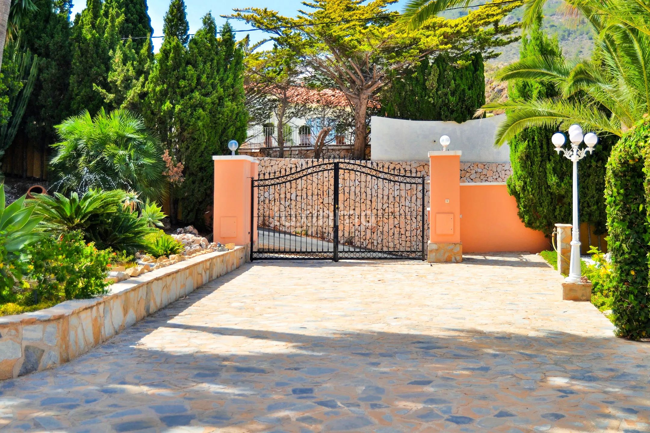 Stunning colonial detached house with sea views in Calpe — photo 36