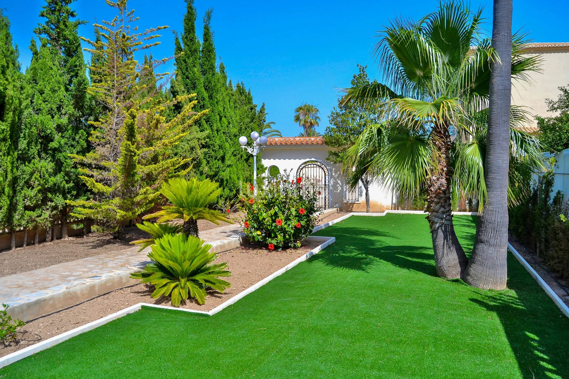 Stunning colonial detached house with sea views in Calpe — photo 23