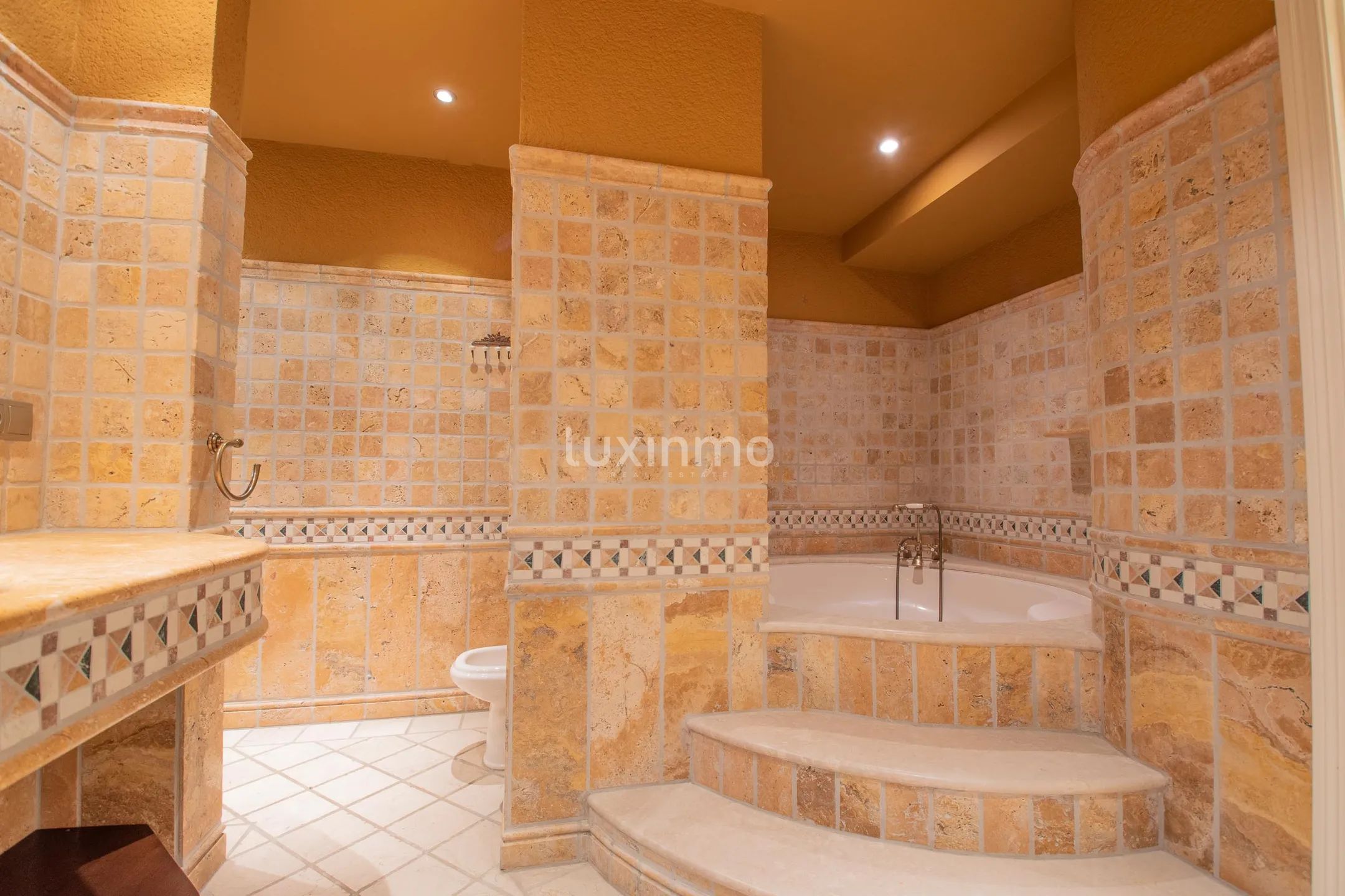 Luxury apartment with breathtaking sea and mountain views in Altea Hills — photo 25