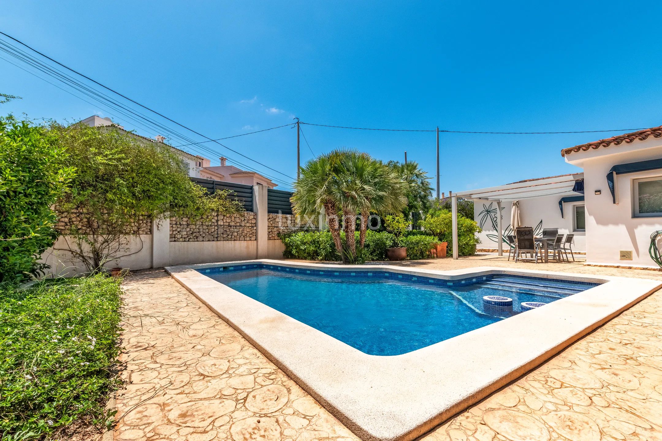 Schöne Villa mit Pool zu verkaufen in Albir — photo 1