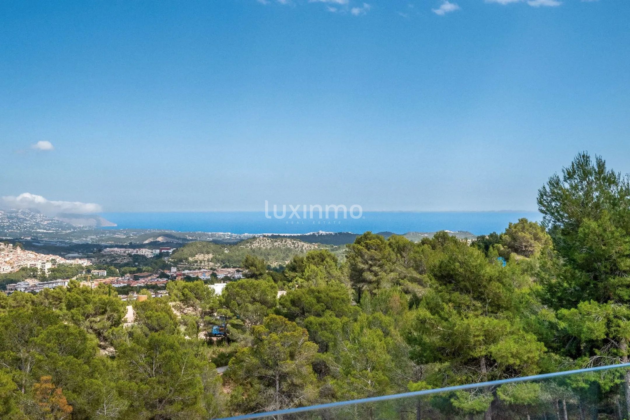 Preciosa villa moderna con vistas al mar en venta en Polop — photo 7
