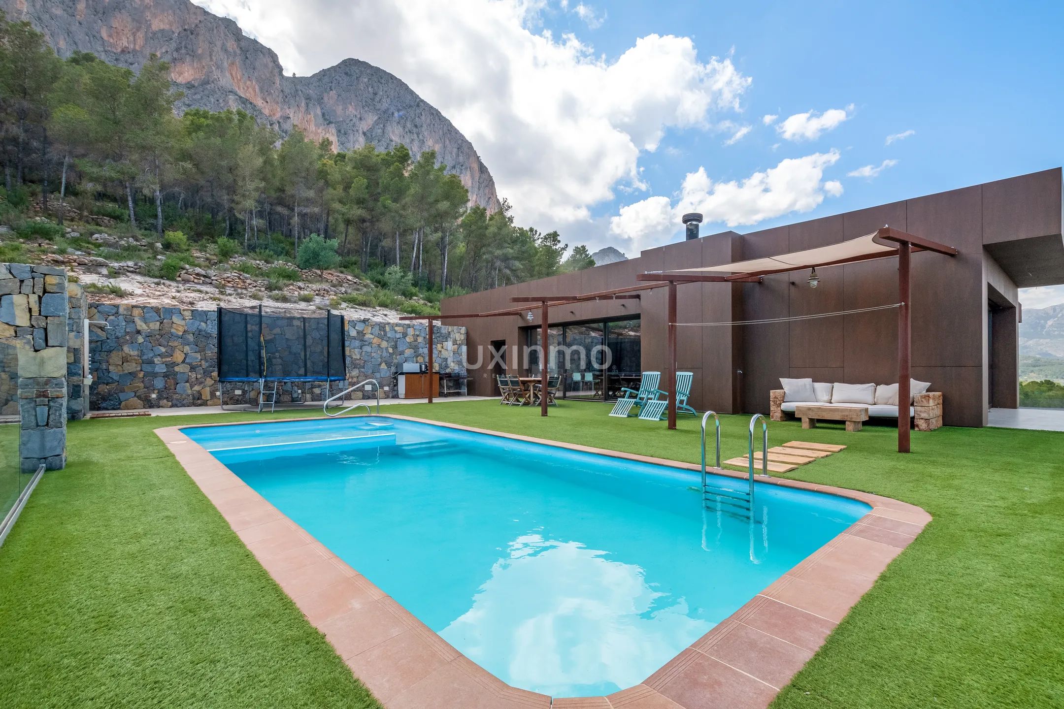 Preciosa villa moderna con vistas al mar en venta en Polop — photo 4