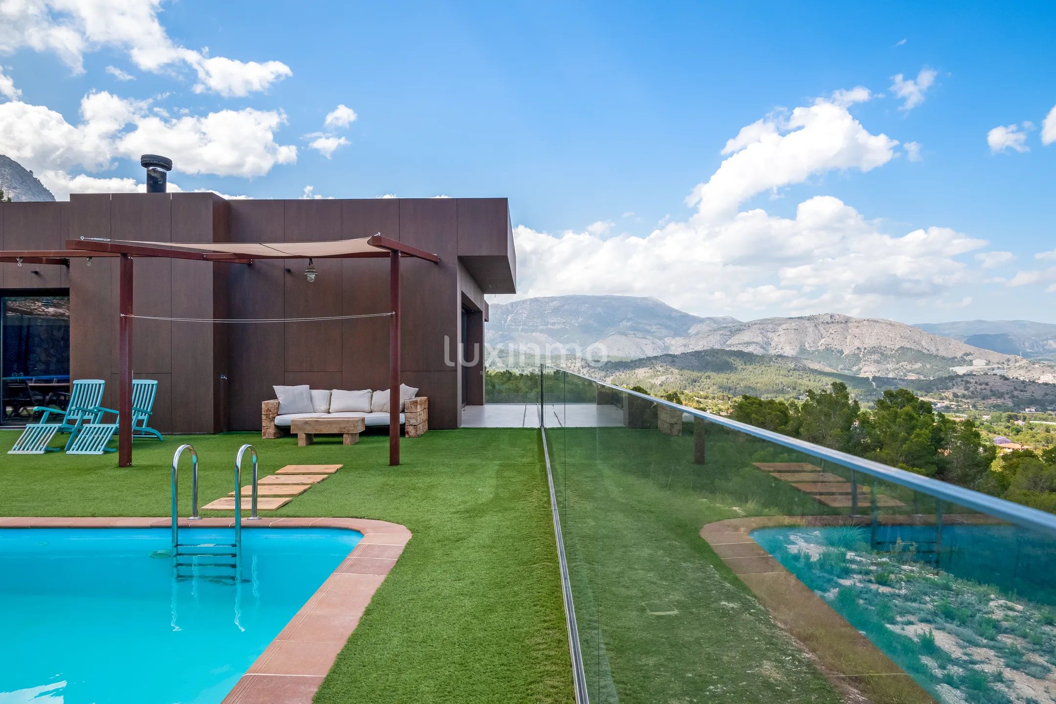 Preciosa villa moderna con vistas al mar en venta en Polop — photo 5