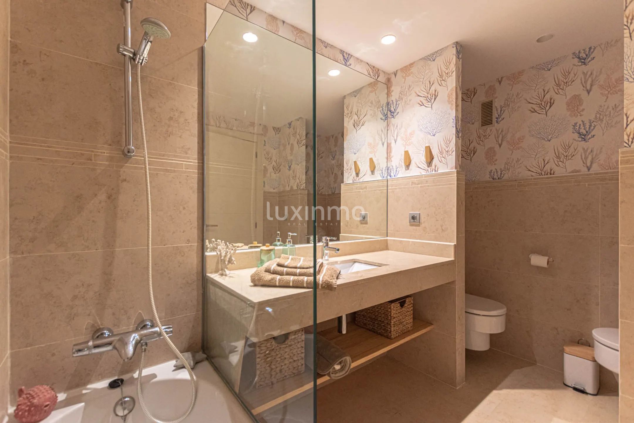 Leilighet med havutsikt til langtidsleie i Mascarat Beach — photo 14