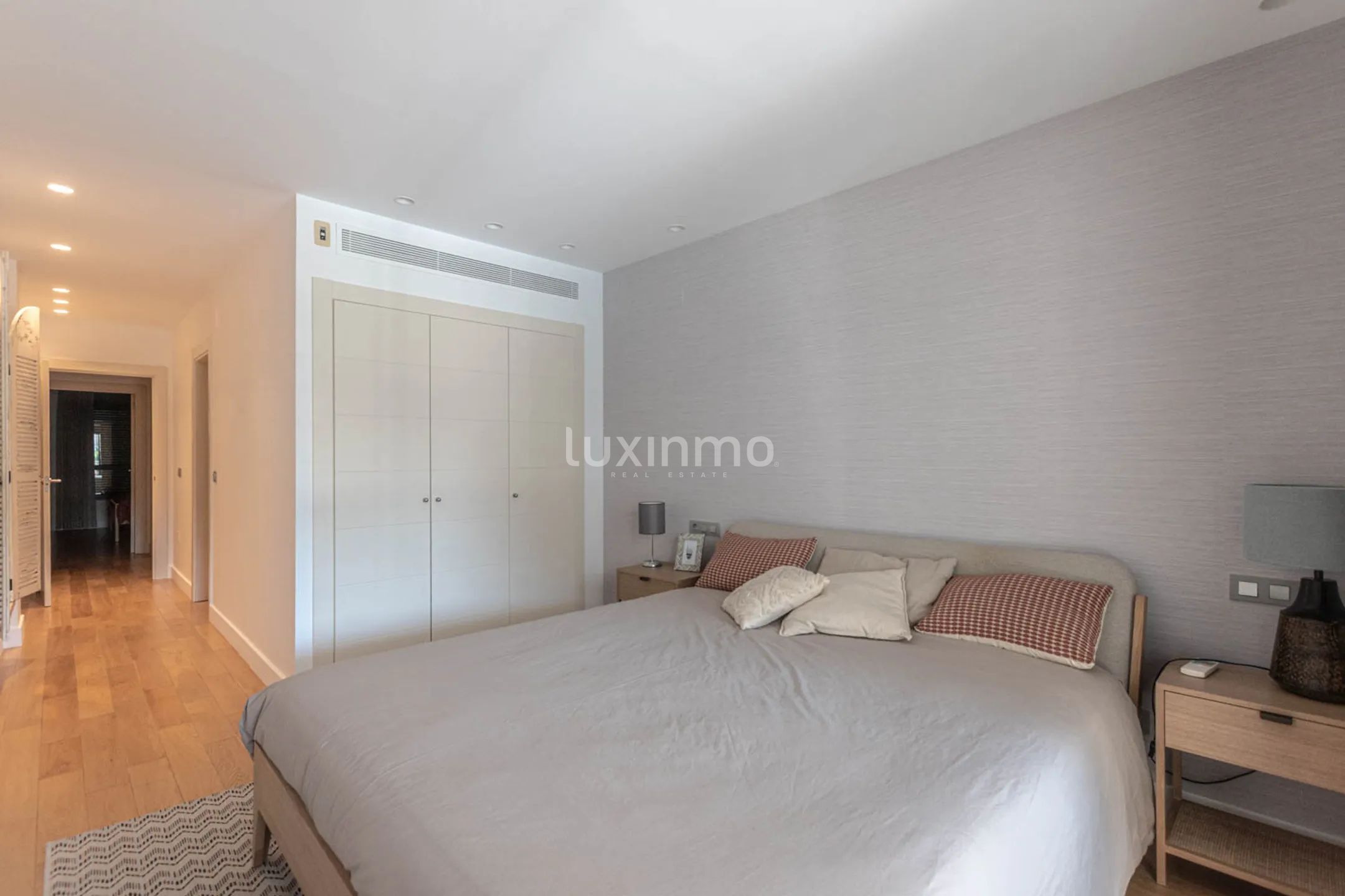 Leilighet med havutsikt til langtidsleie i Mascarat Beach — photo 16