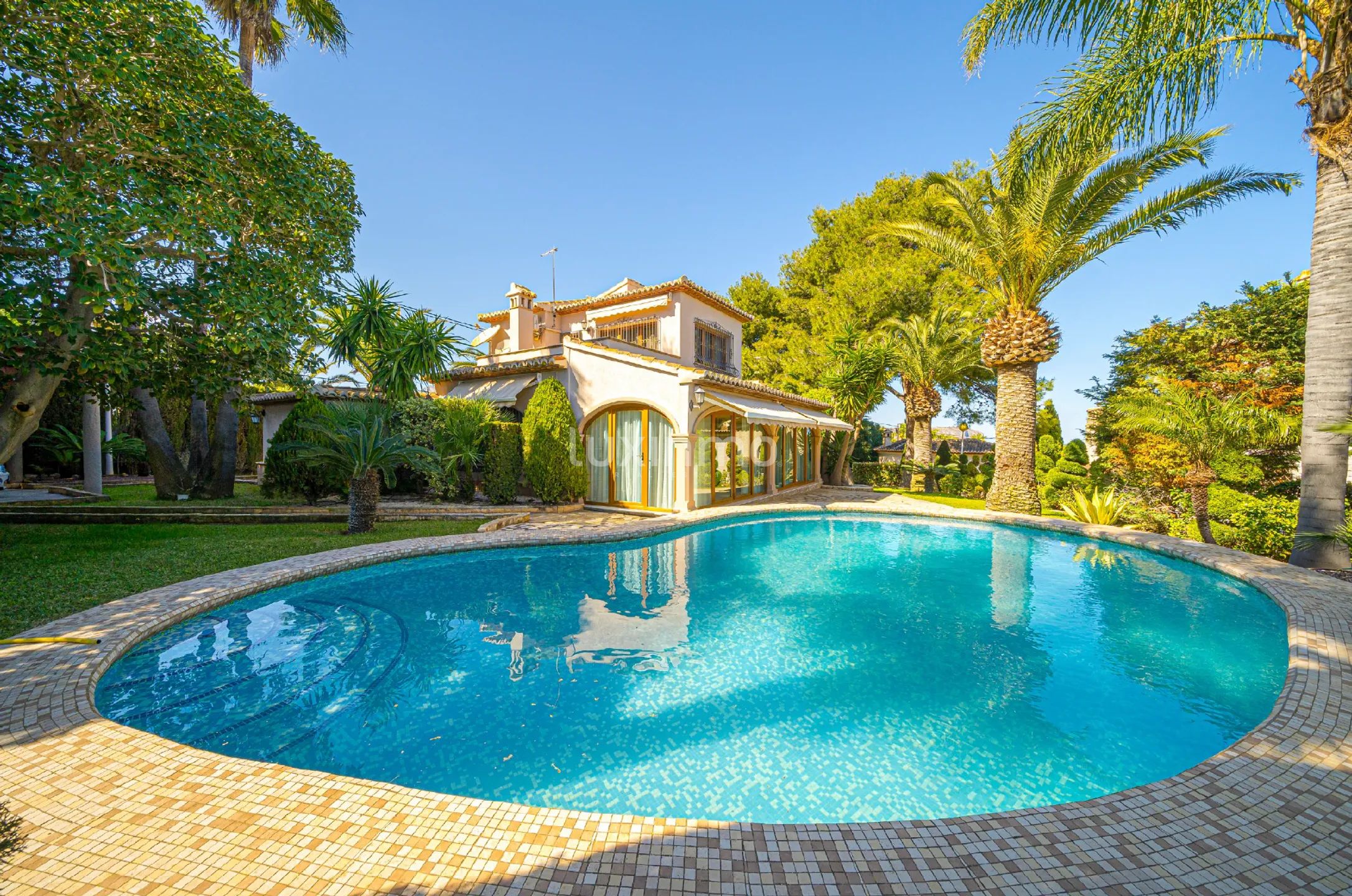 Na sprzedaż urocza willa z widokiem na morze w Javea — photo 1