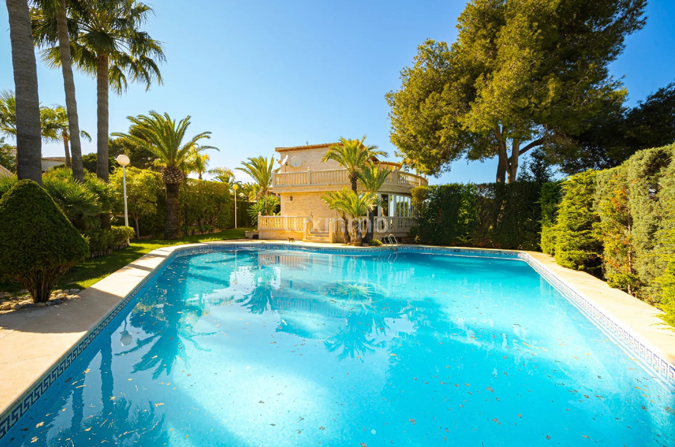 Villa med havsutsikt nära stranden i Javea — photo 1