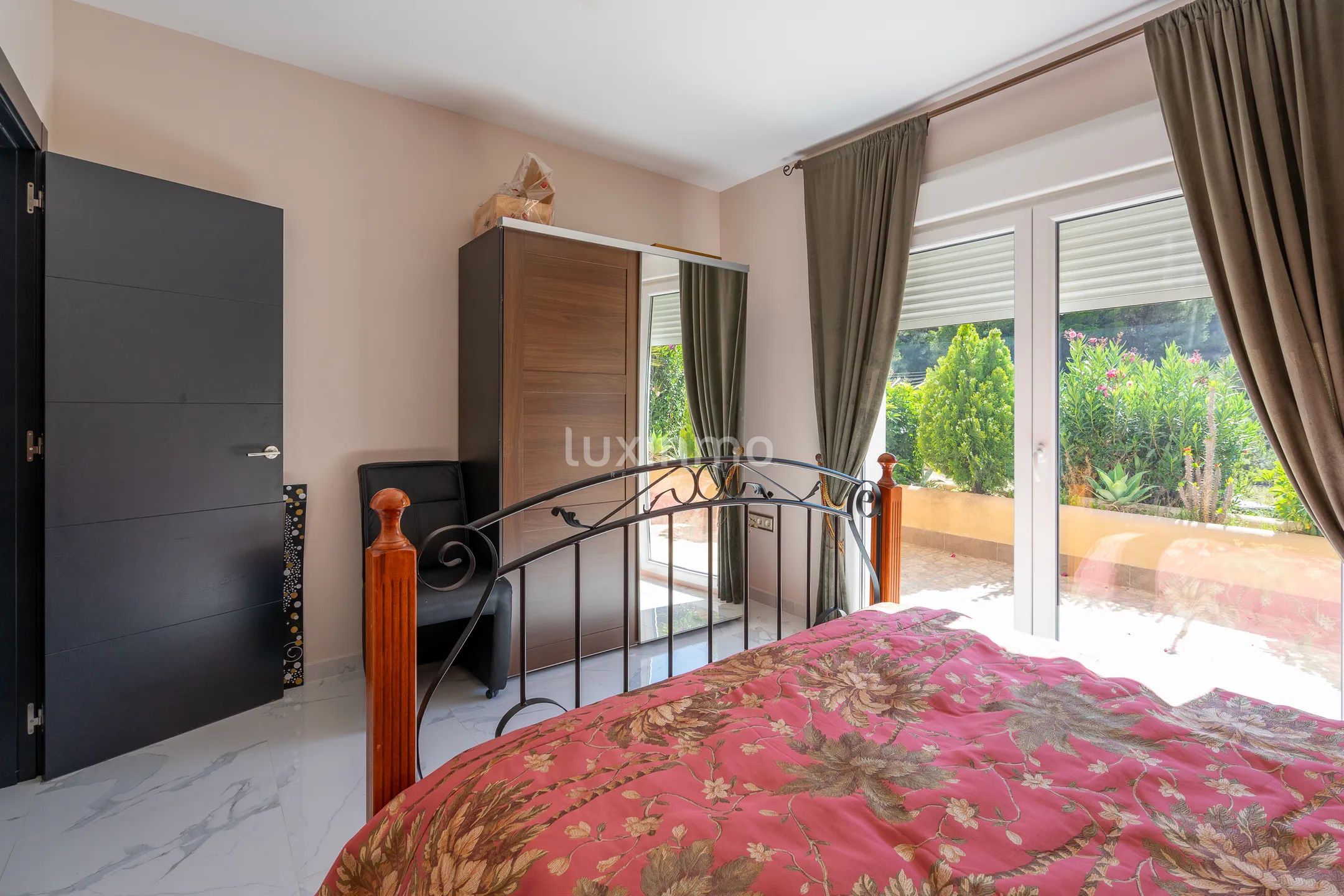 Detached House with Breathtaking Views and Luxurious Amenities in La Nucia — photo 18