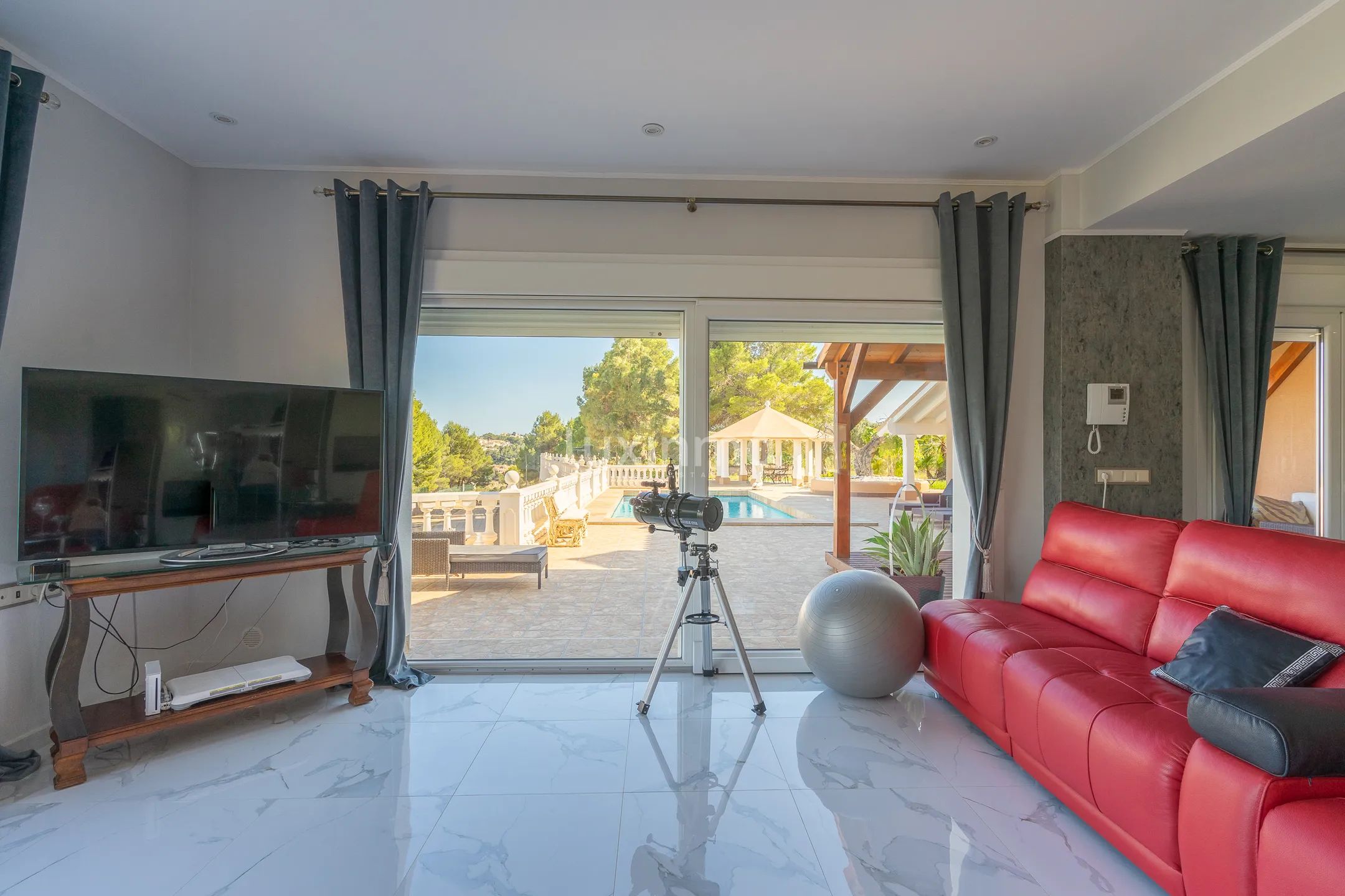 Detached House with Breathtaking Views and Luxurious Amenities in La Nucia — photo 12