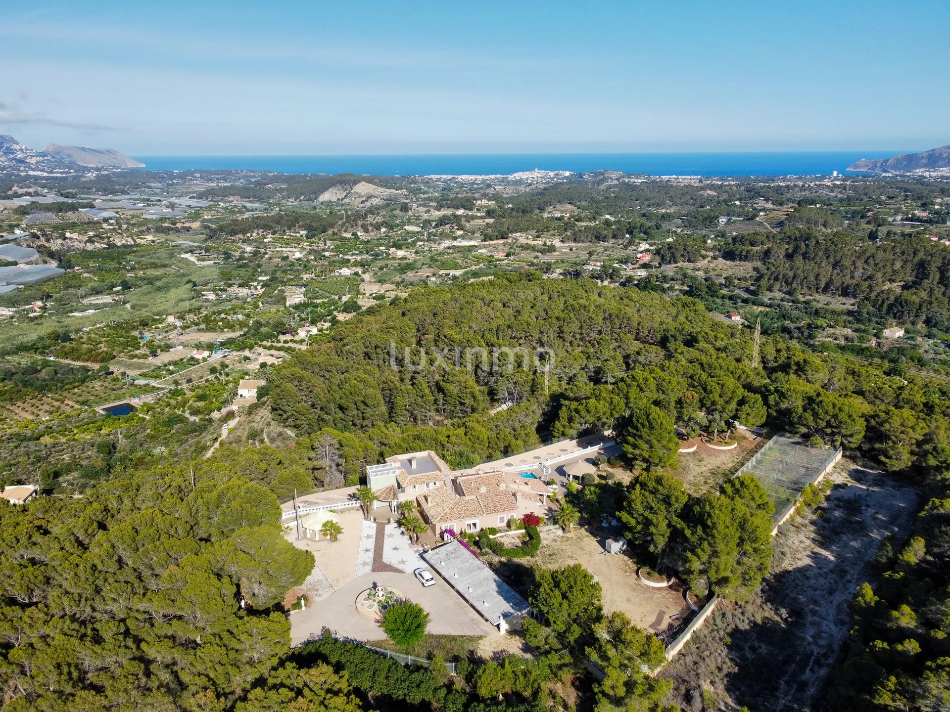 Detached House with Breathtaking Views and Luxurious Amenities in La Nucia — photo 63