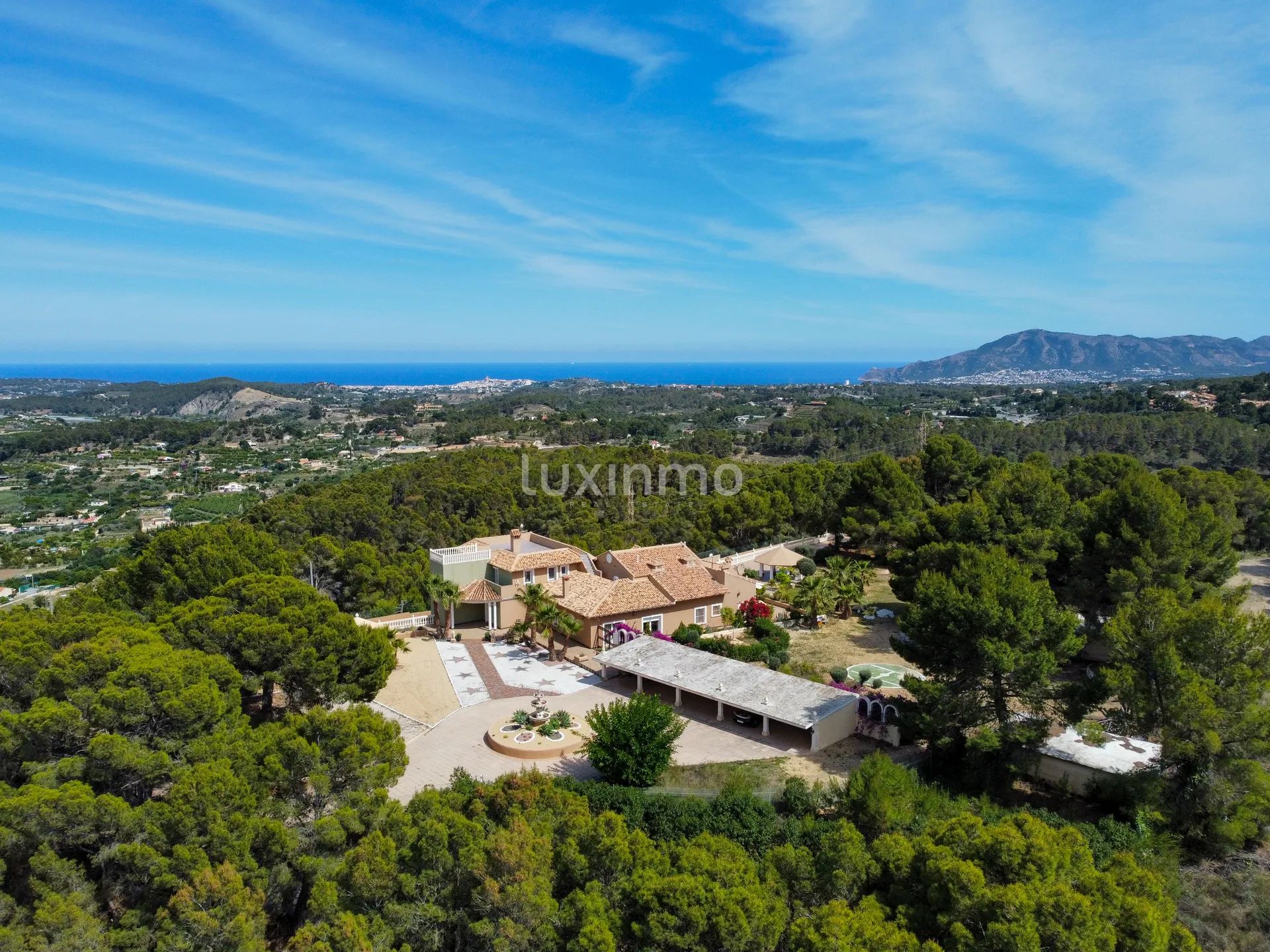 Detached House with Breathtaking Views and Luxurious Amenities in La Nucia — photo 54