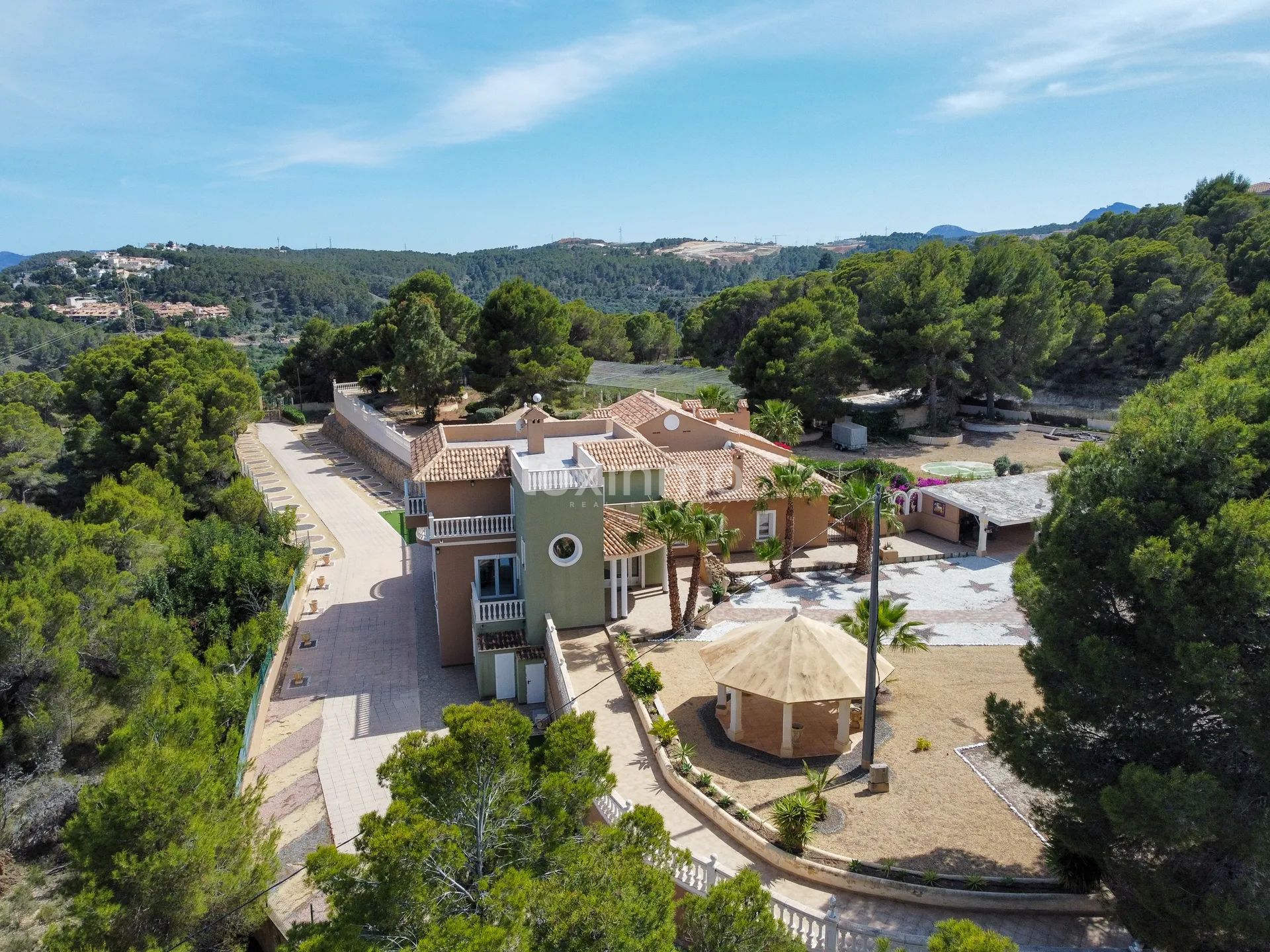 Detached House with Breathtaking Views and Luxurious Amenities in La Nucia — photo 56