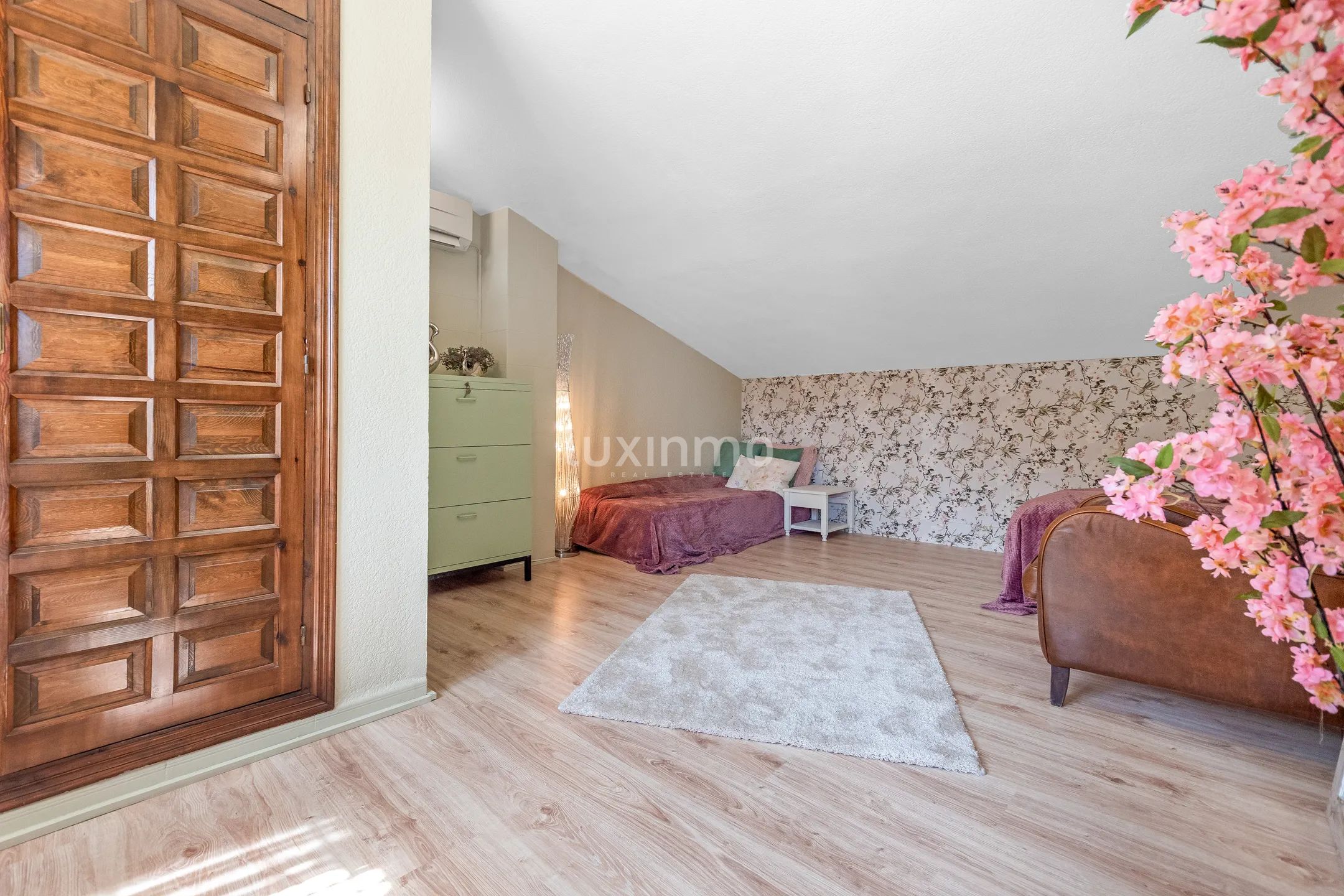 Красивая вилла с панорамным видом в Альбире — photo 28