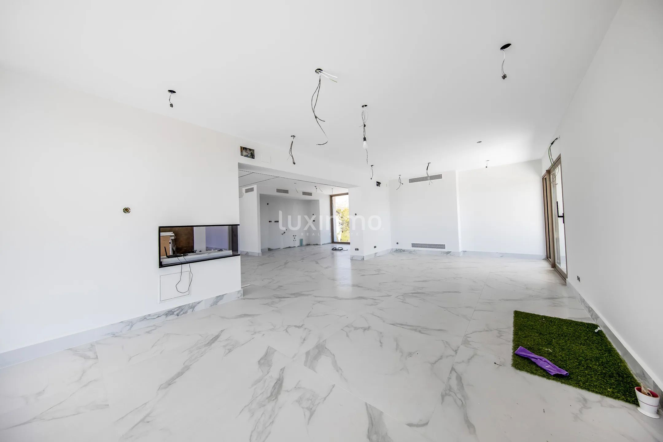 Luxury villa with stunning sea views — photo 12