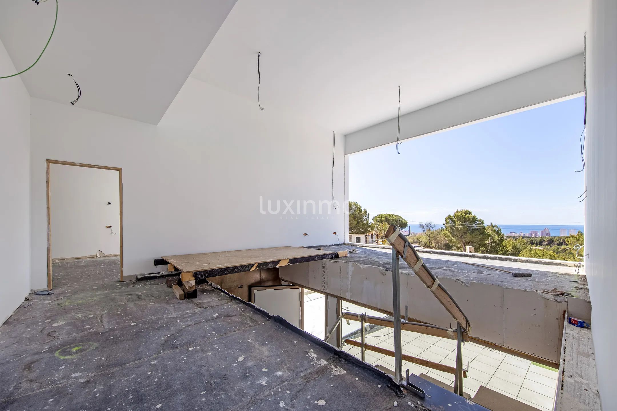 Luxury villa with stunning sea views — photo 25