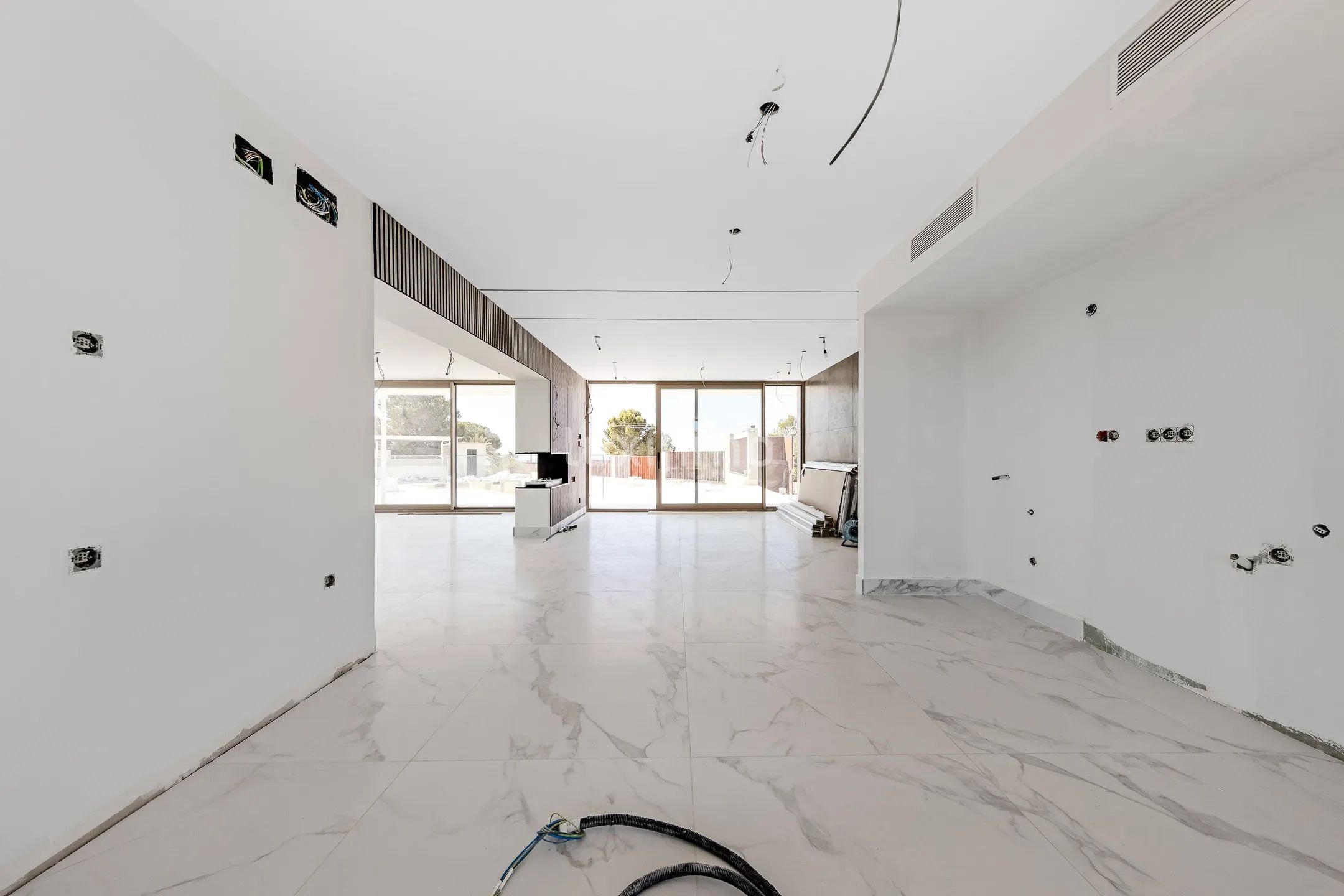 Luxury villa with stunning sea views — photo 13