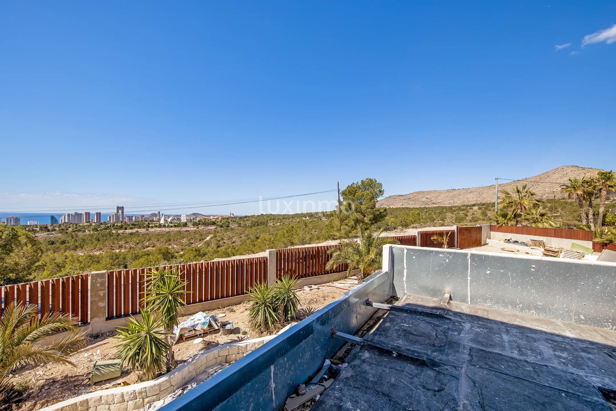 Luxury villa with stunning sea views — photo 26