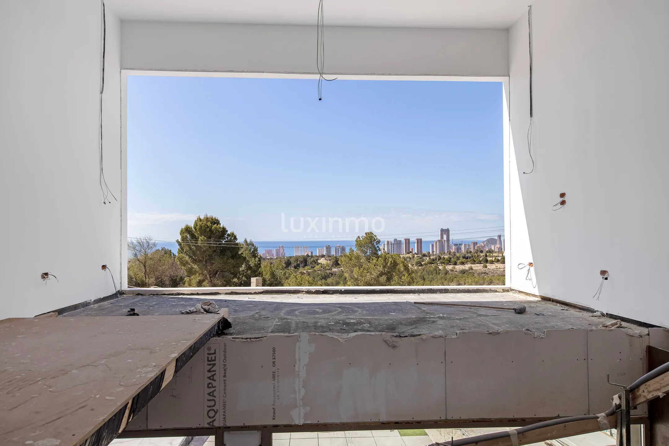 Luxury villa with stunning sea views — photo 24