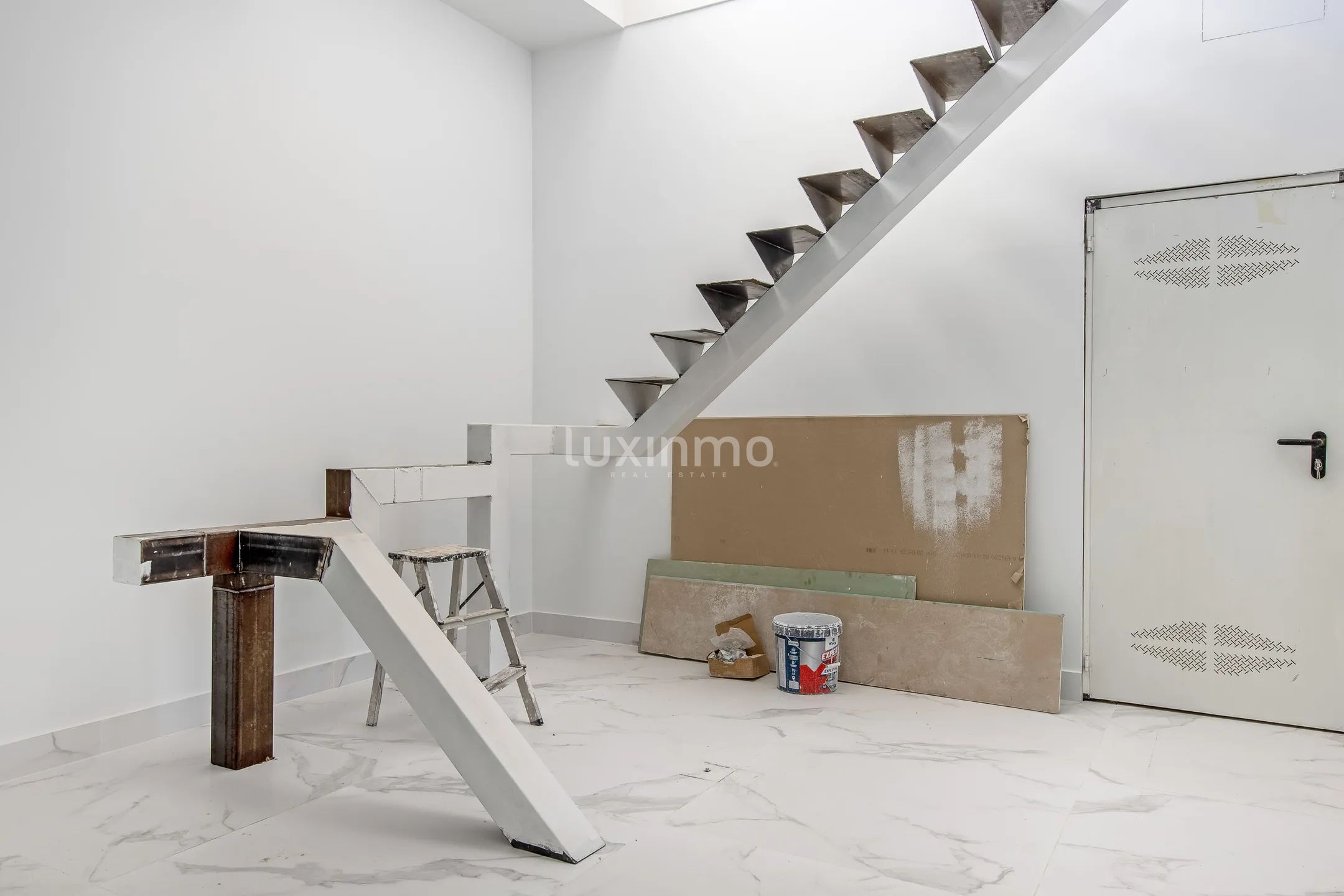 Luxury villa with stunning sea views — photo 16