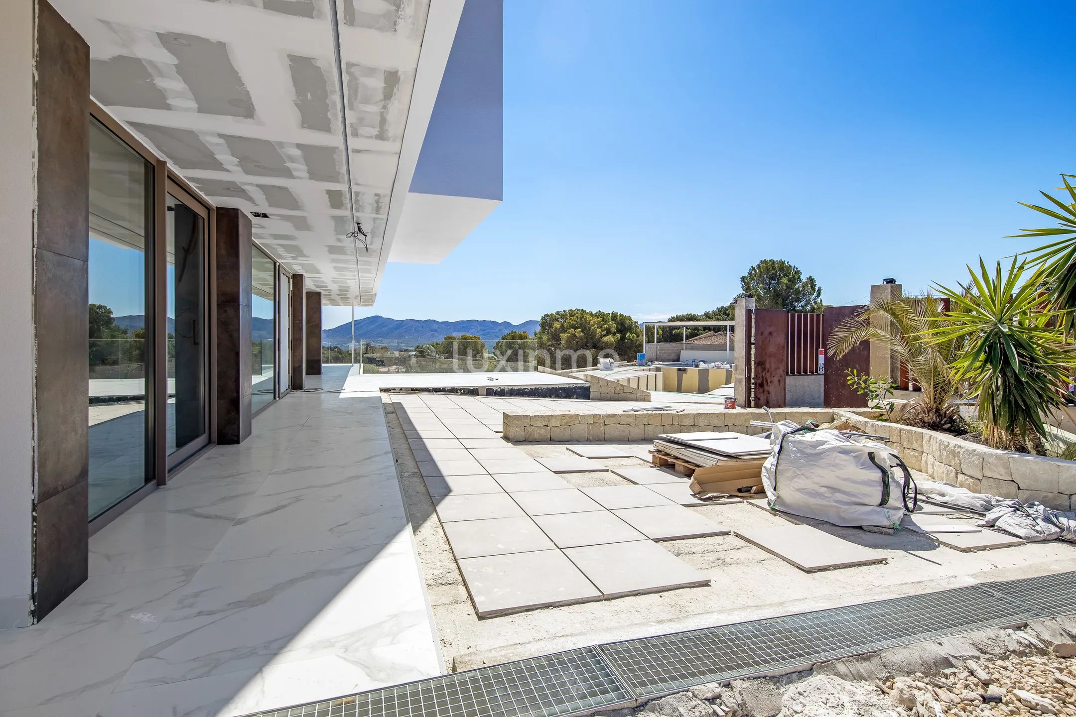 Luxury villa with stunning sea views — photo 10