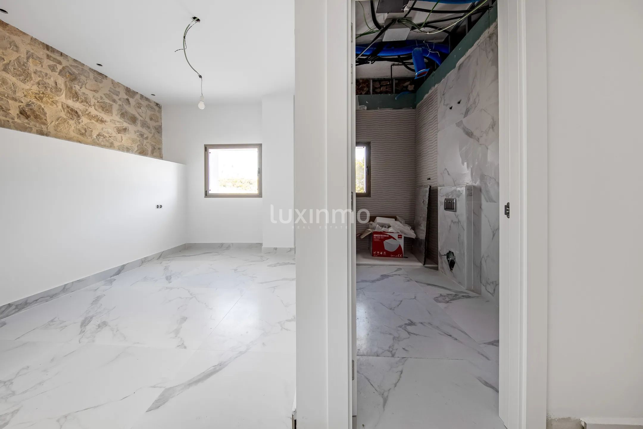 Luxury villa with stunning sea views — photo 21