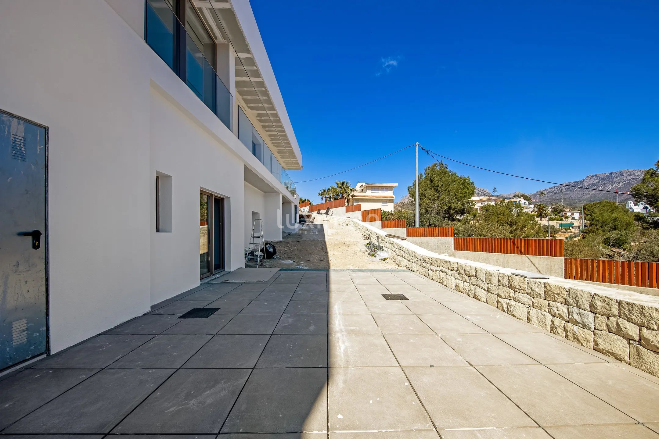 Luxury villa with stunning sea views — photo 4