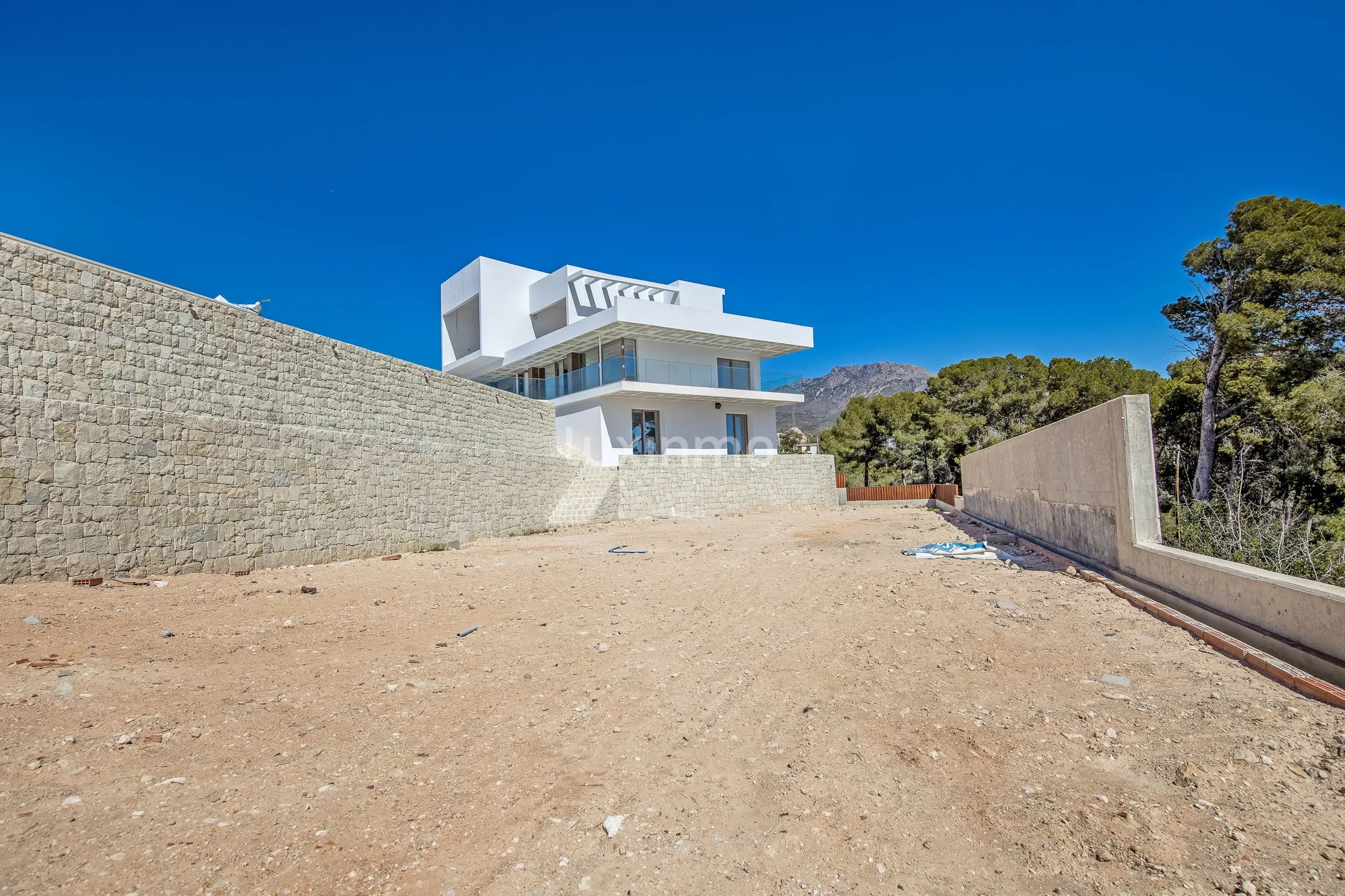 Luxury villa with stunning sea views — photo 11