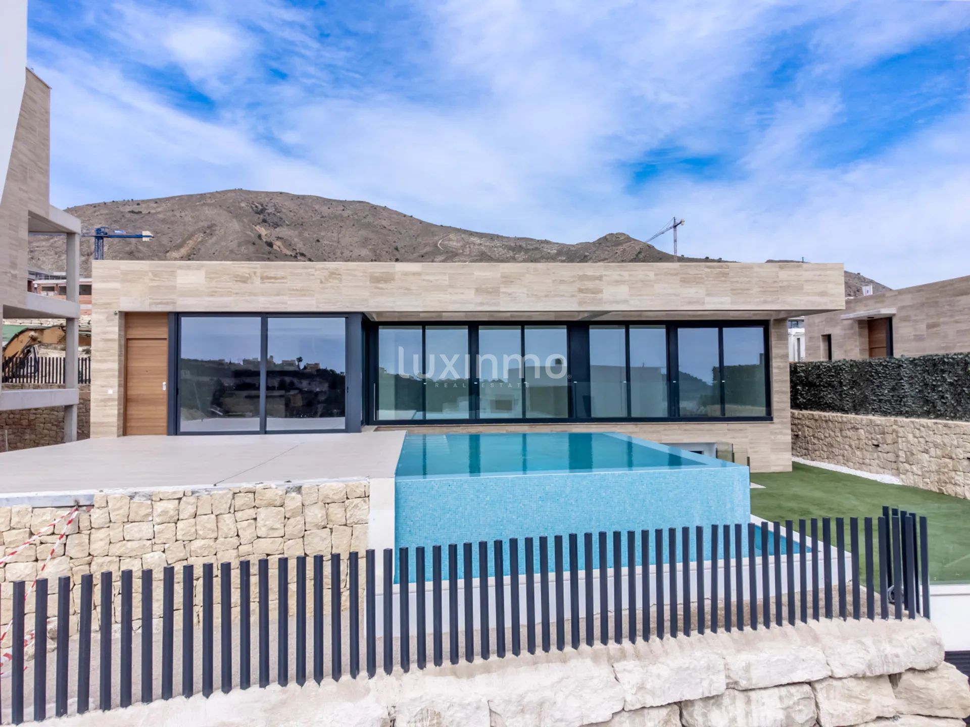 Impresionante casa con vistas al mar y a la montaña en Finestrat — photo 22