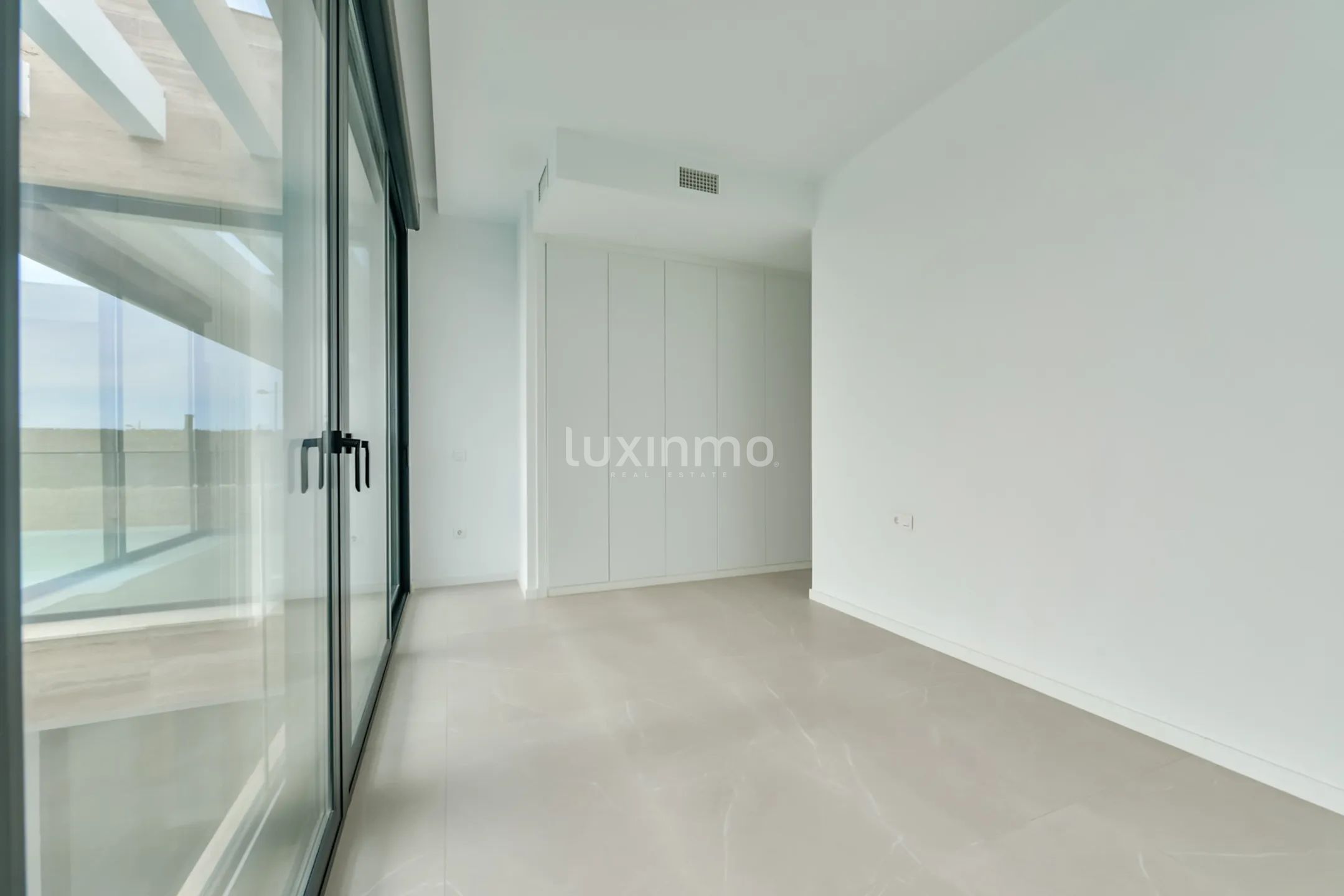 Impresionante casa con vistas al mar y a la montaña en Finestrat — photo 7