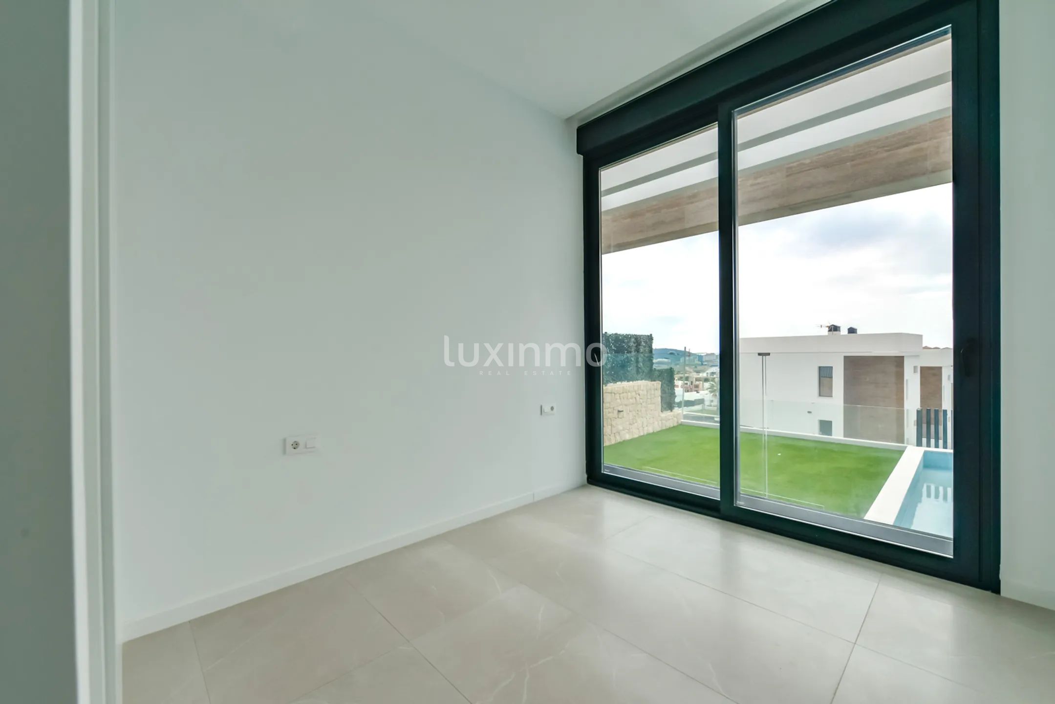 Impresionante casa con vistas al mar y a la montaña en Finestrat — photo 11