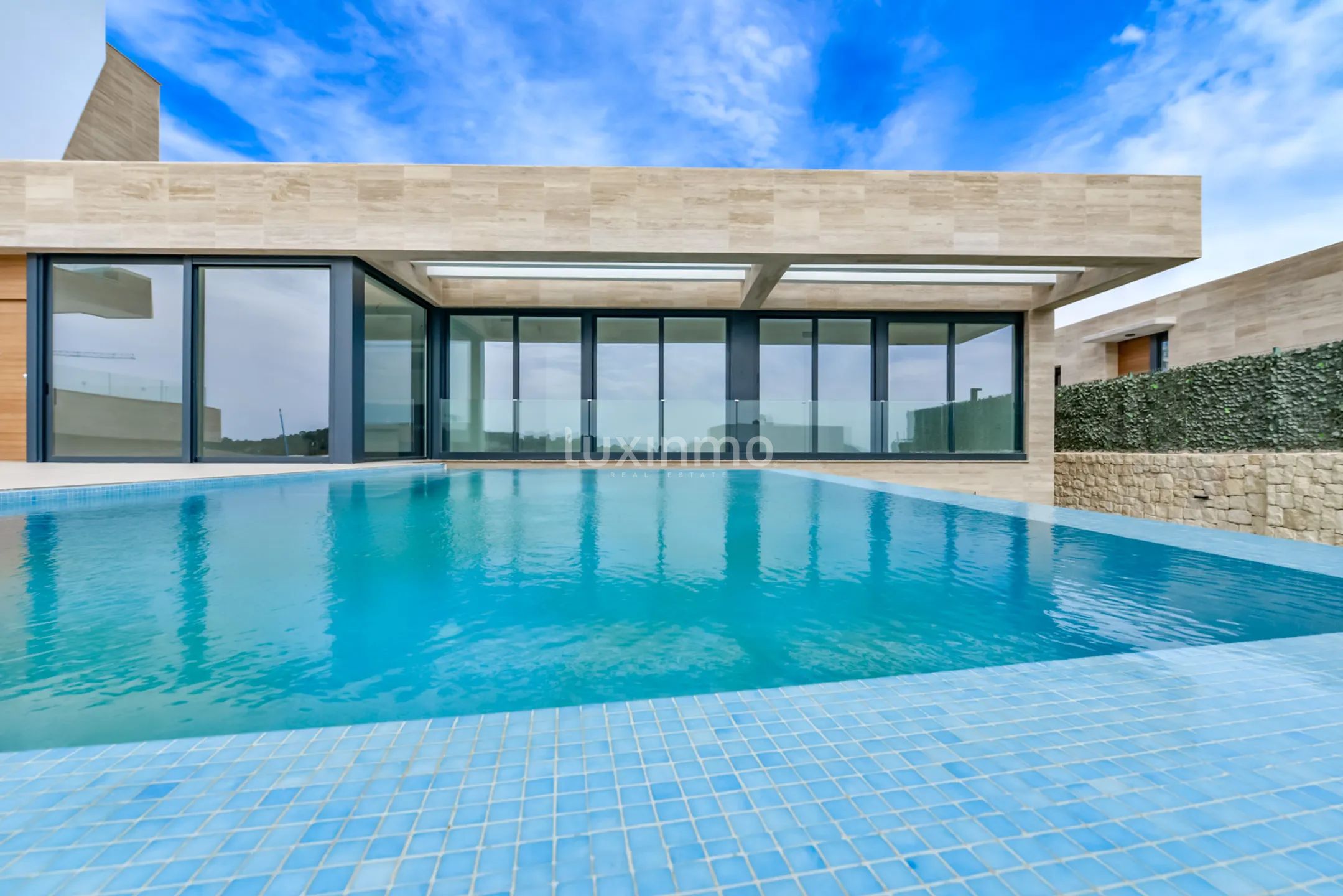 Impresionante casa con vistas al mar y a la montaña en Finestrat — photo 1