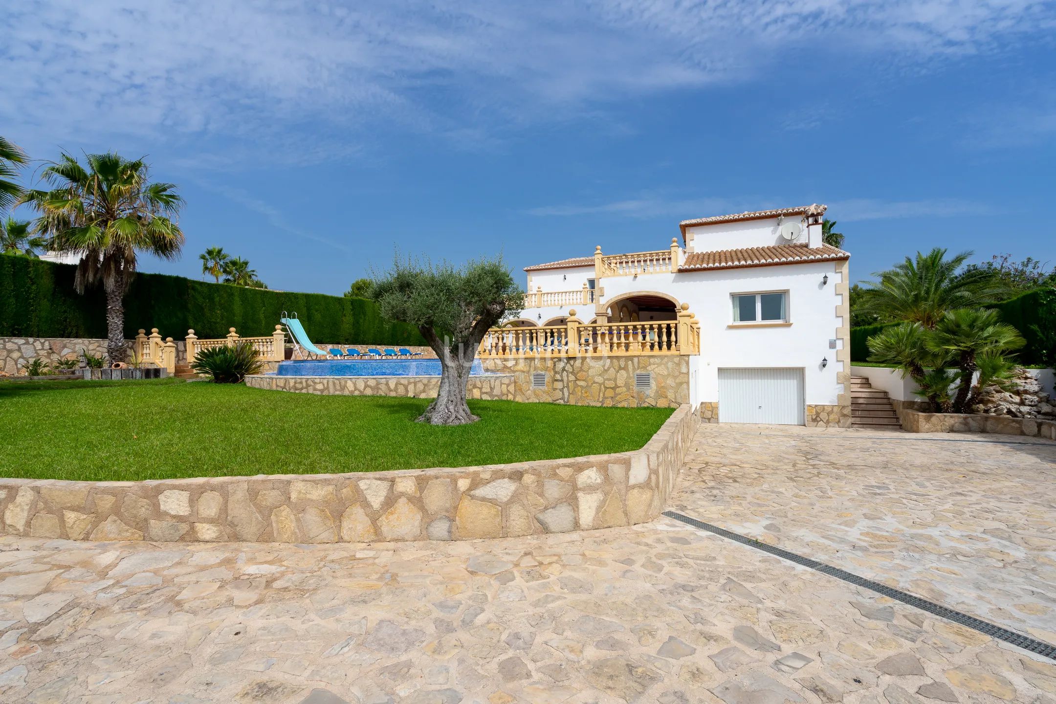 Zu verkaufen Villa mit privatem Pool in Javea — photo 9