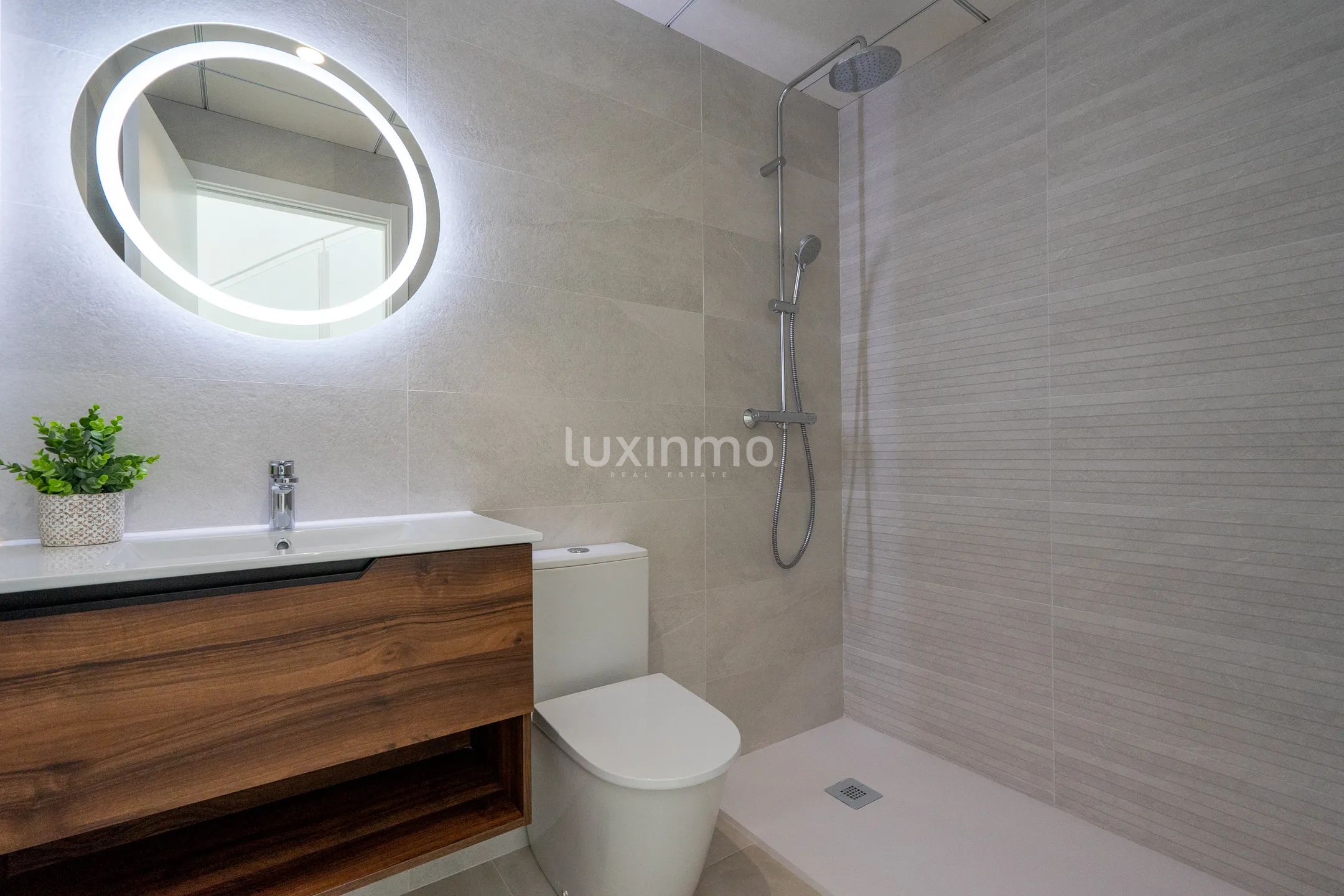 Modern Villa in Sierra Cortina Urbanization — photo 12