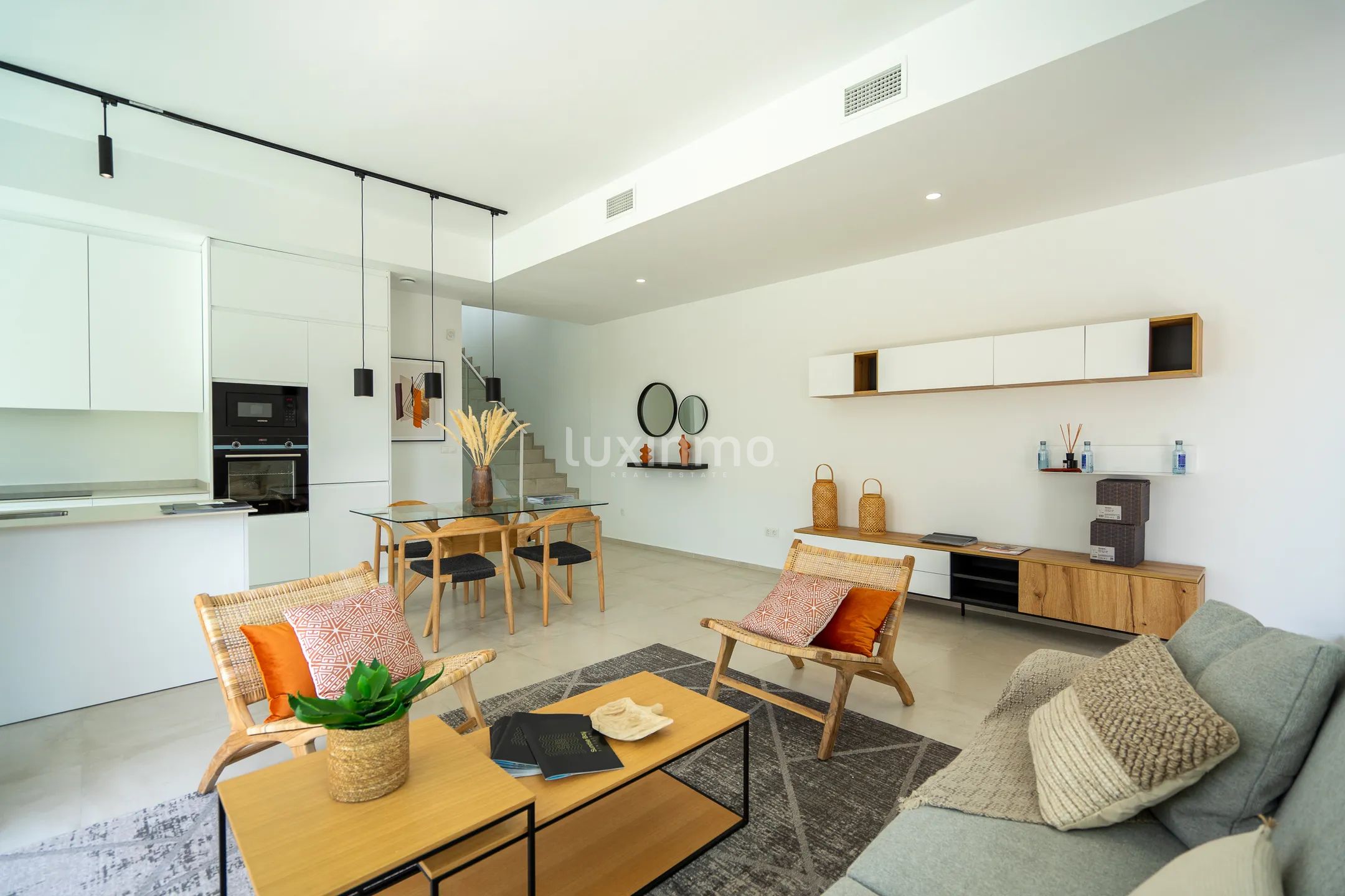 Modern Villa in Sierra Cortina Urbanization — photo 3