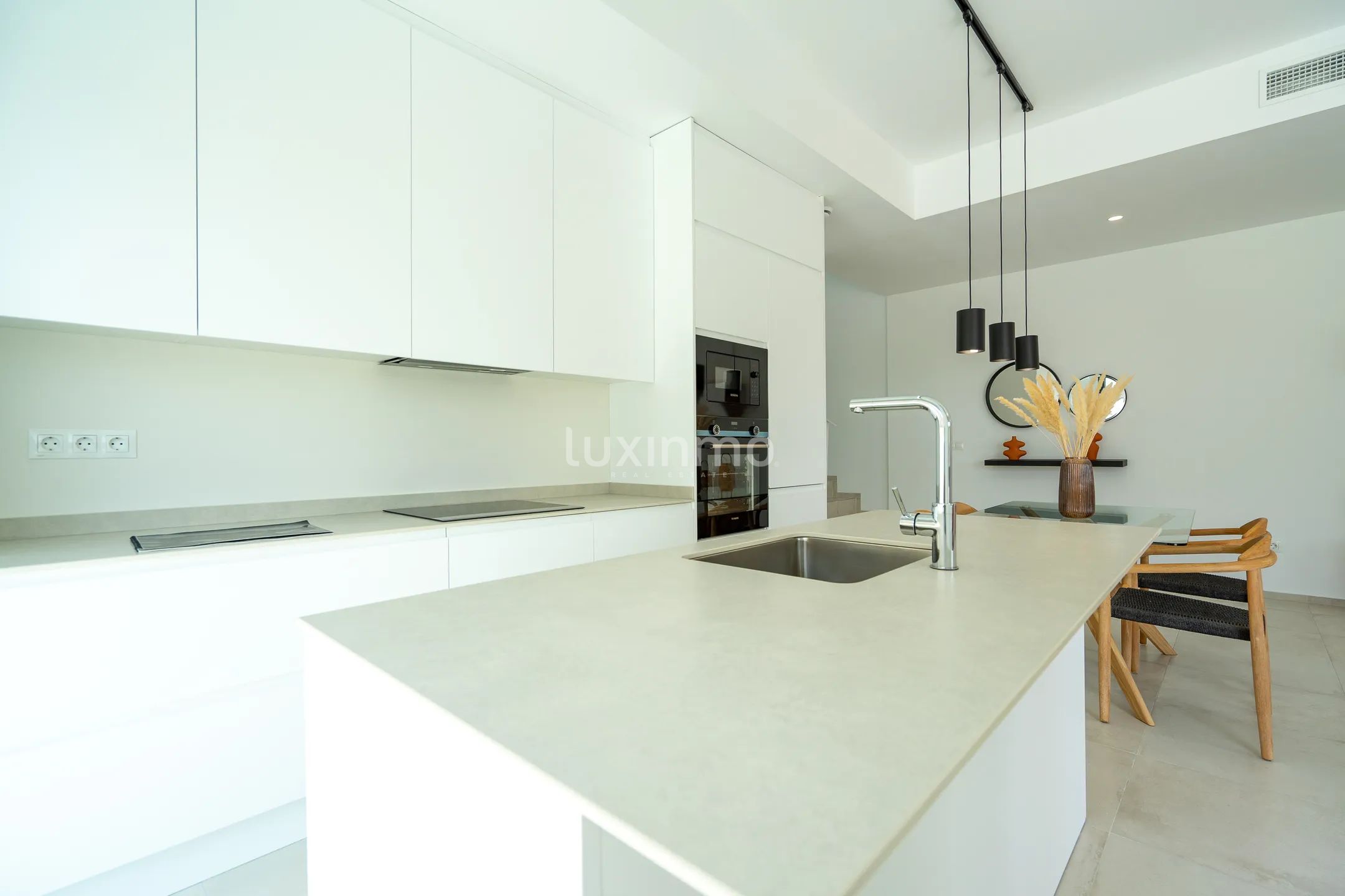 Modern Villa in Sierra Cortina Urbanization — photo 14