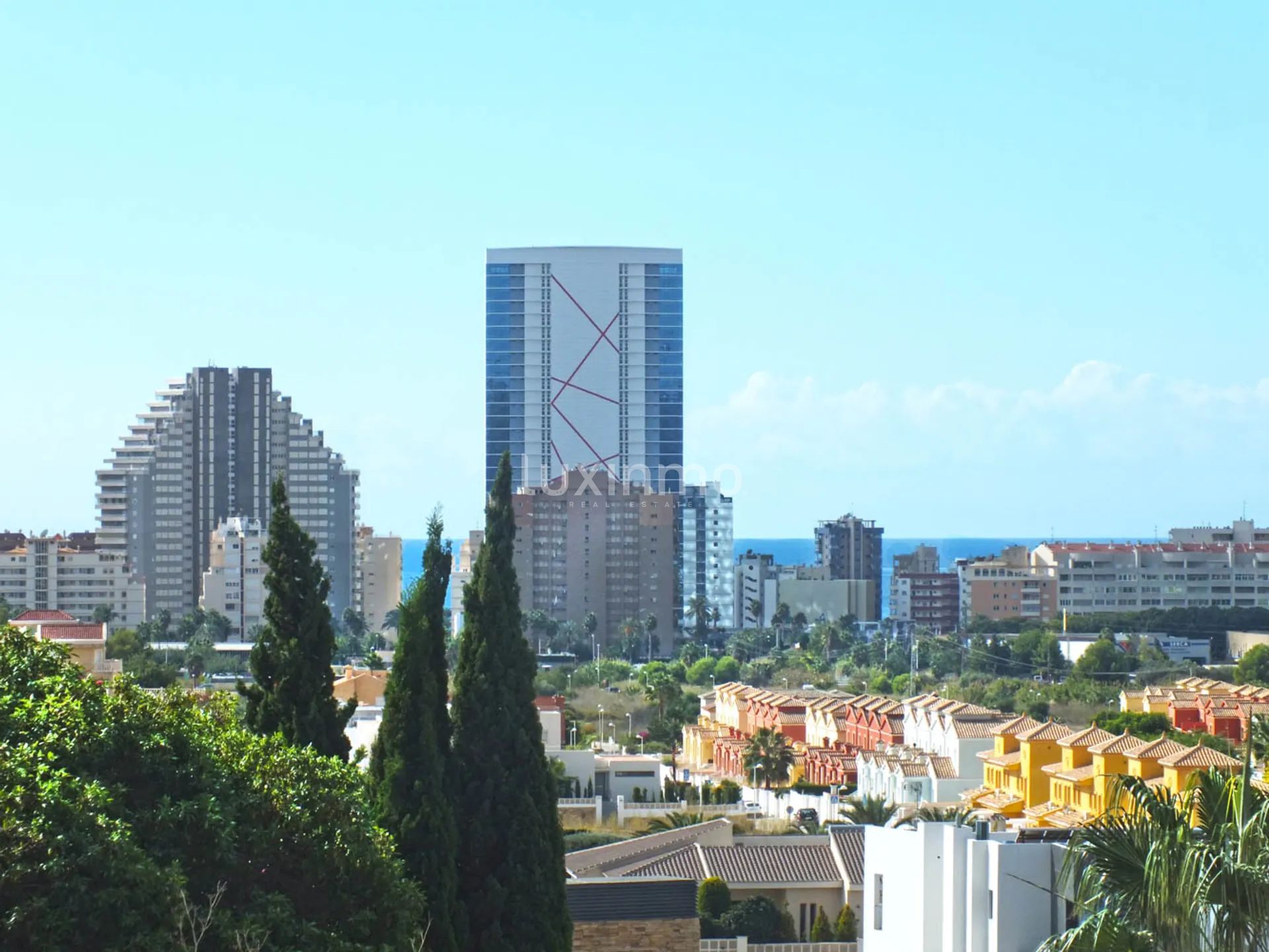 Modern villa overlooking the town of Calpe — photo 8