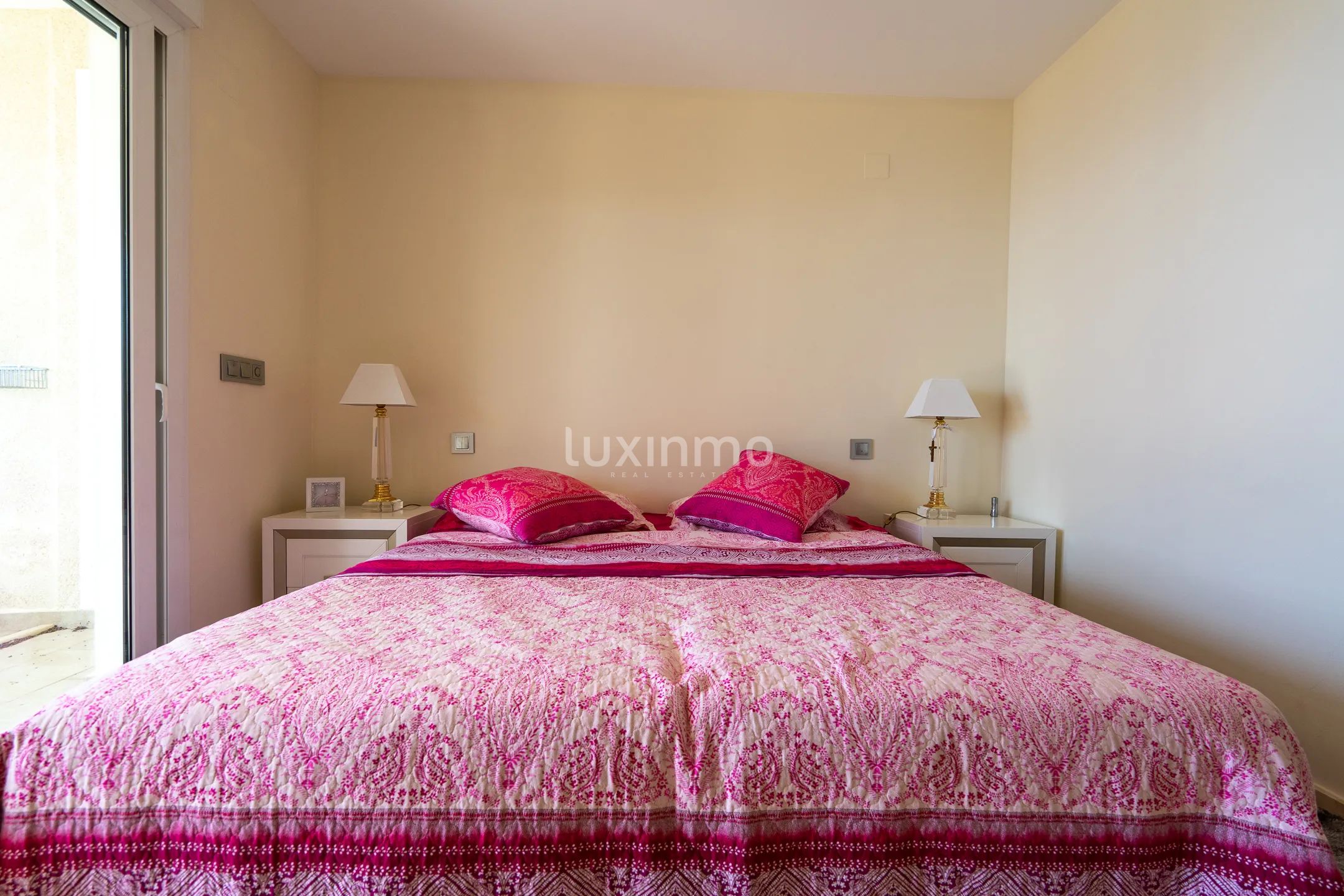 Atemberaubende 4-Zimmer-Wohnung mit unglaublicher Aussicht in Altea Hills — photo 16