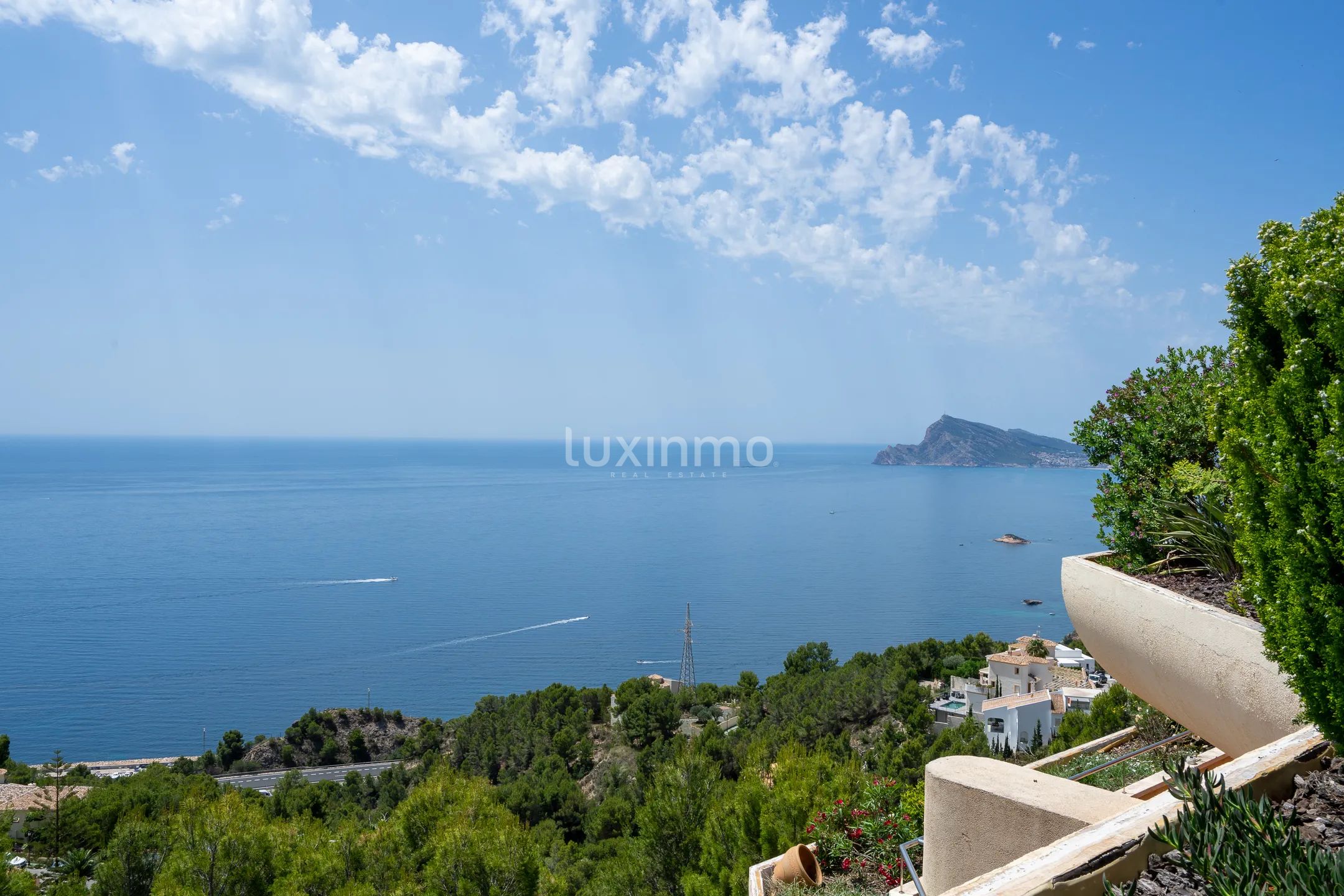 Stunning 4 bedroom flat with incredible views in Altea Hills — photo 2