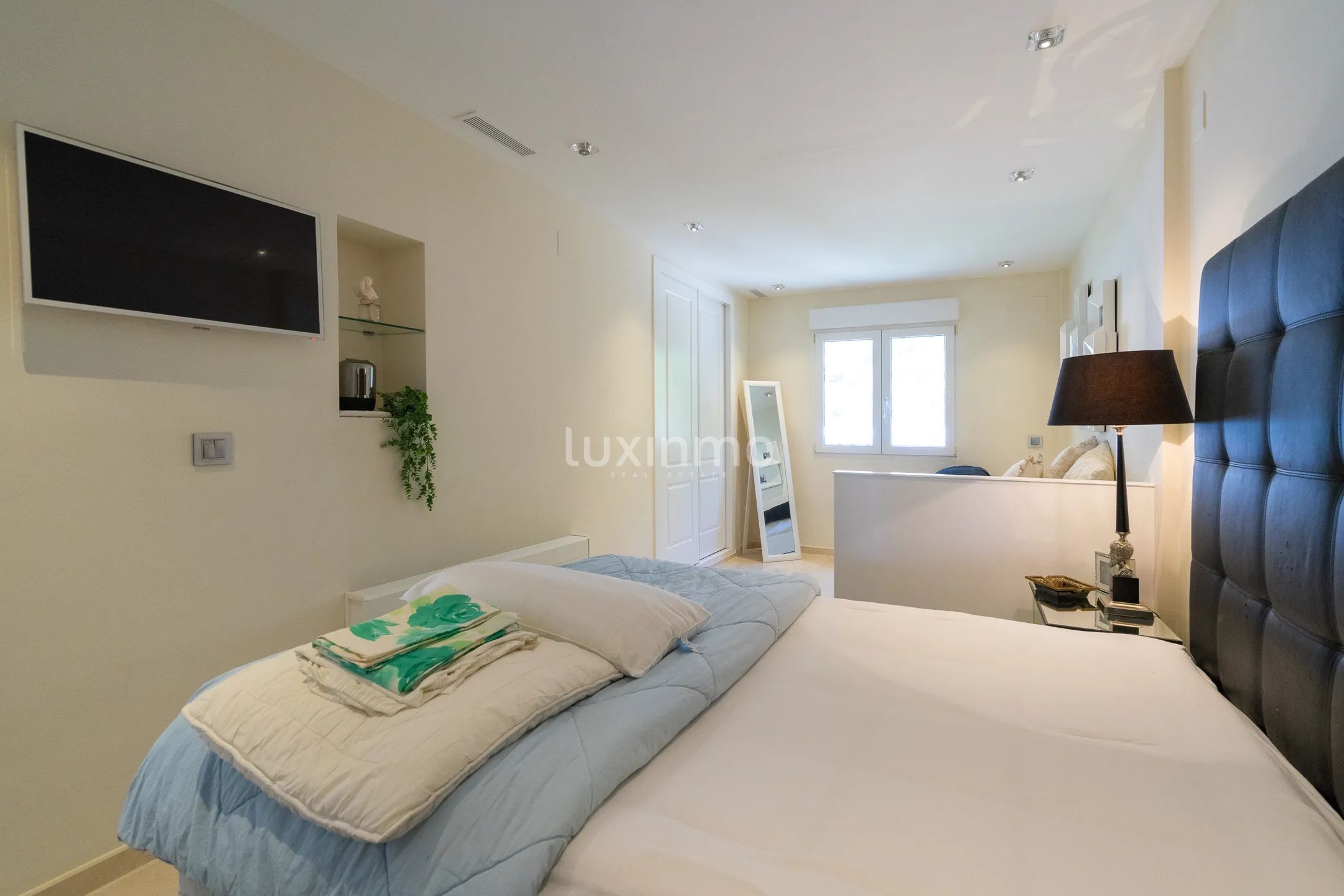 Atemberaubende 4-Zimmer-Wohnung mit unglaublicher Aussicht in Altea Hills — photo 21