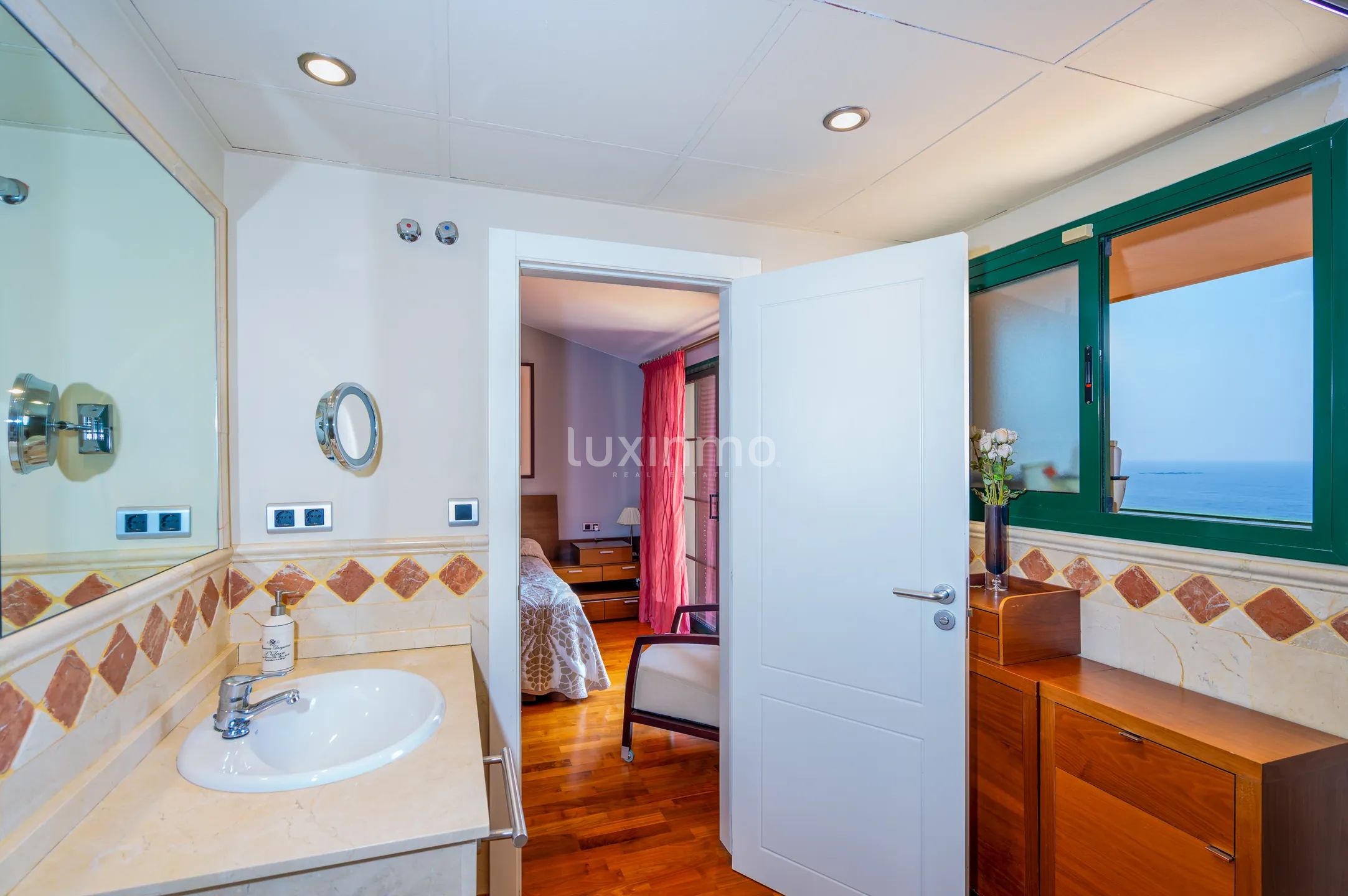 Impressive penthouse with sea and mountain views in Mascarat Altea — photo 16