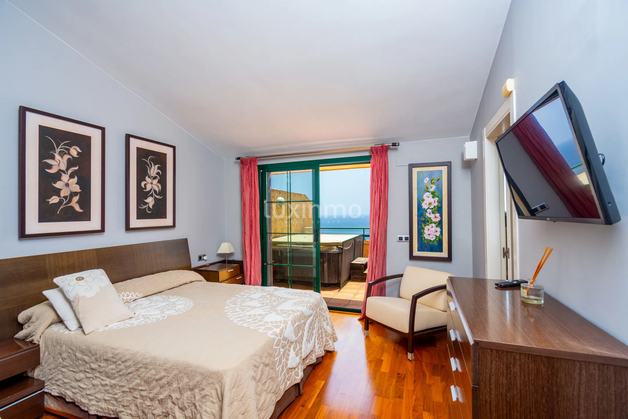 Impressive penthouse with sea and mountain views in Mascarat Altea — photo 11